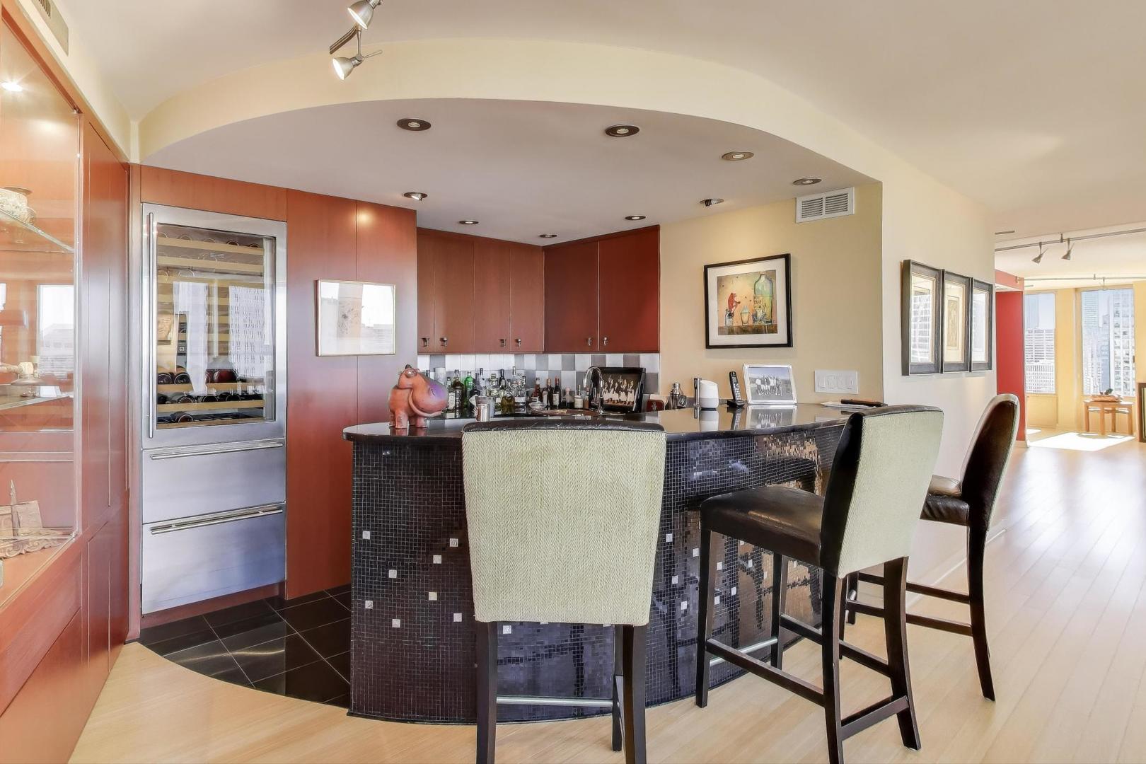 100 E Walton St #42F Chicago, IL 60611