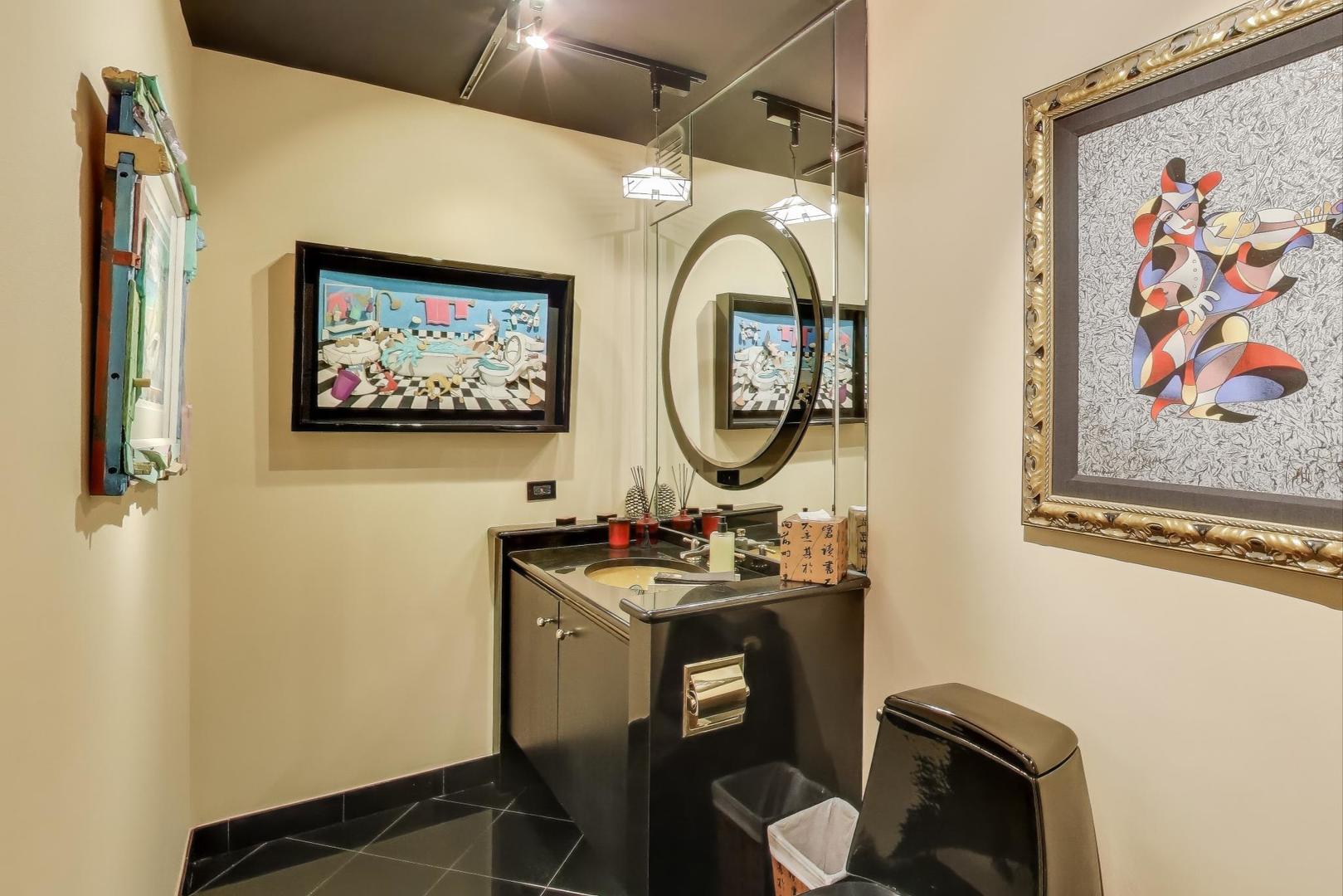 100 E Walton St #42F Chicago, IL 60611