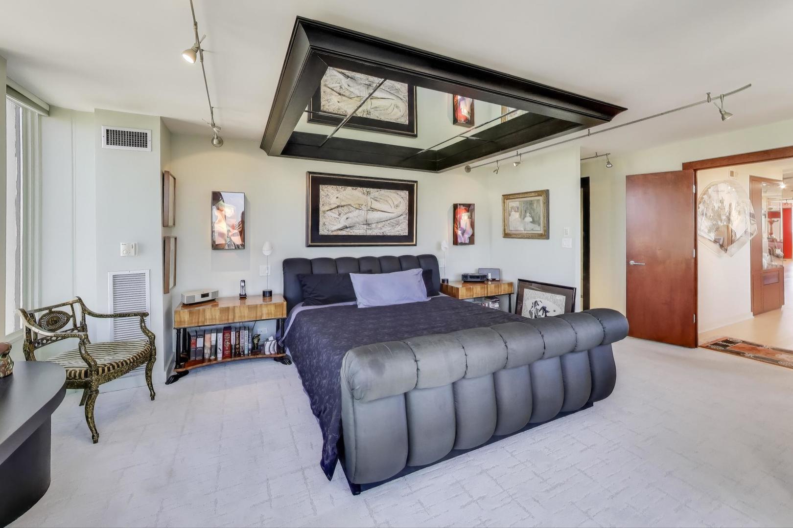 100 E Walton St #42F Chicago, IL 60611