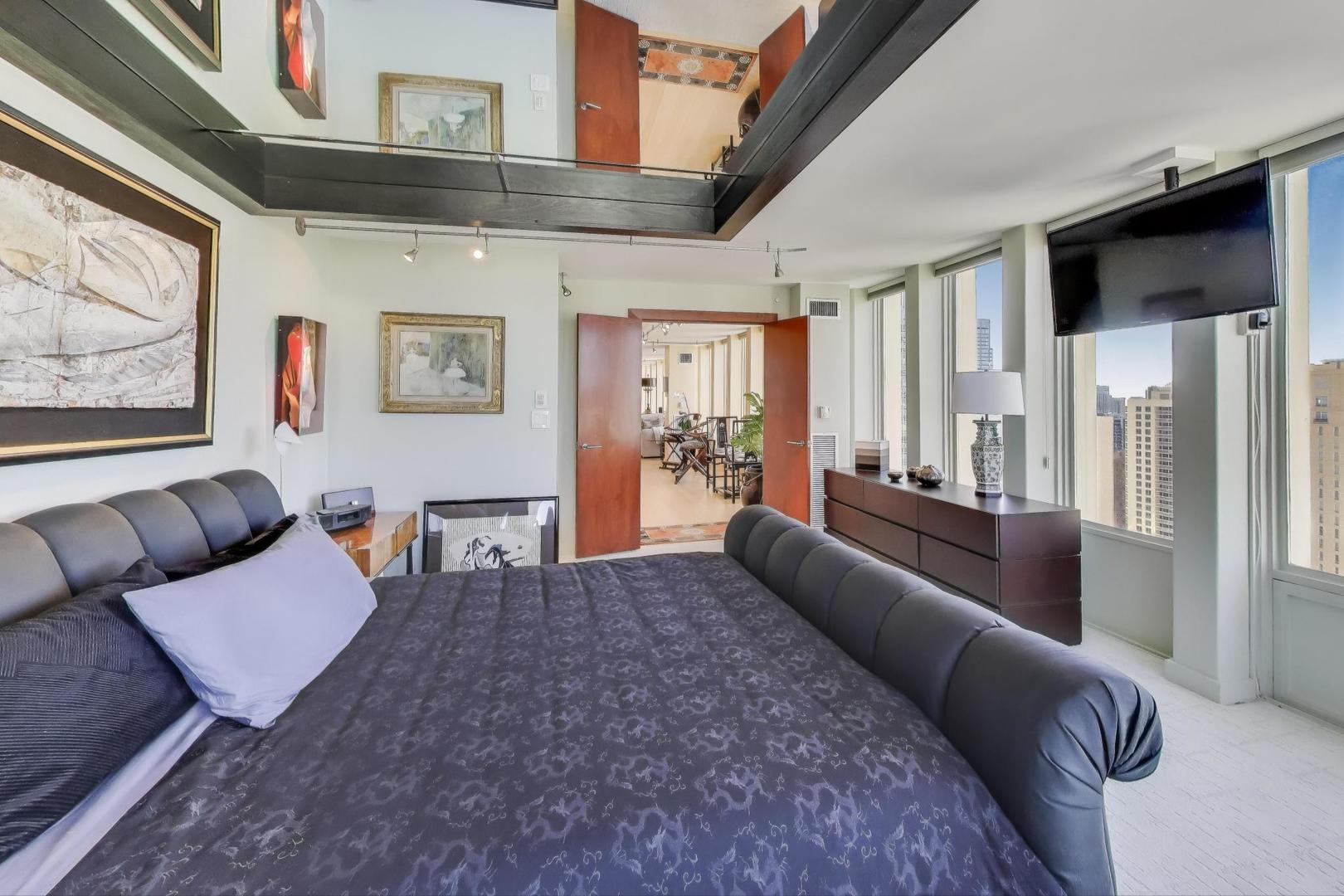 100 E Walton St #42F Chicago, IL 60611