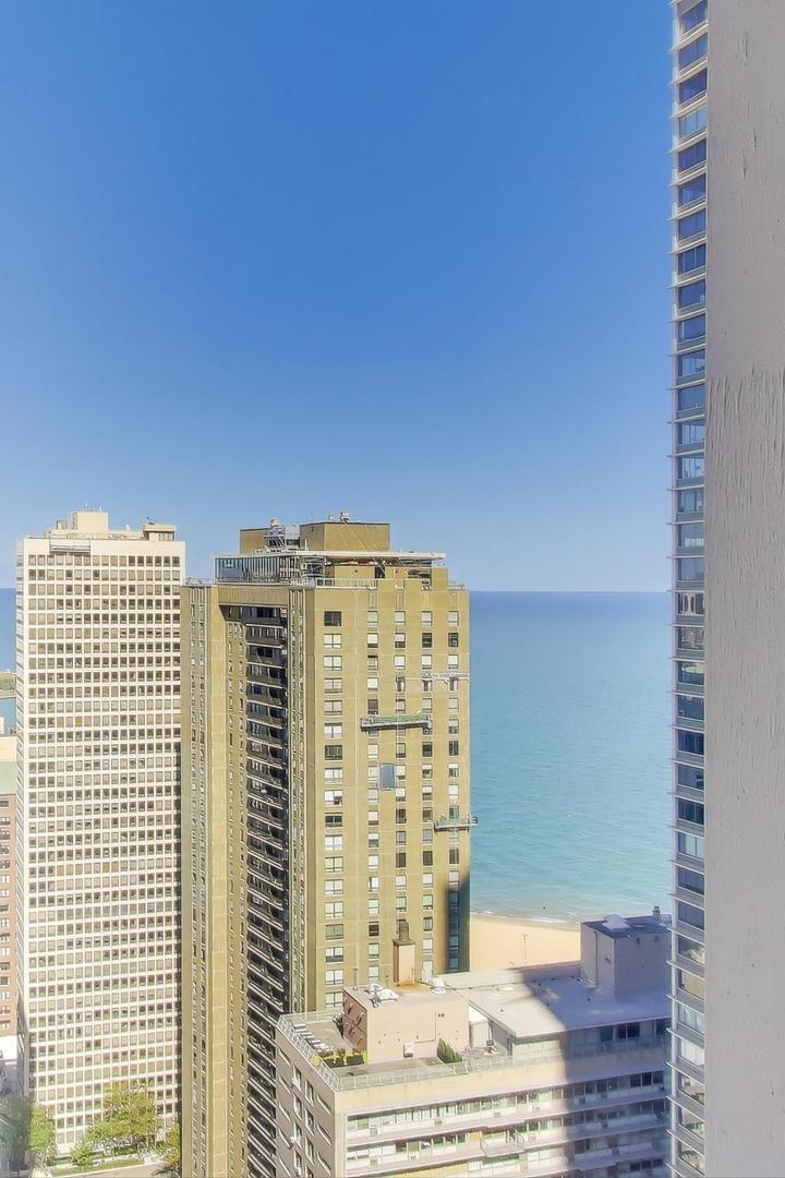 100 E Walton St #42F Chicago, IL 60611