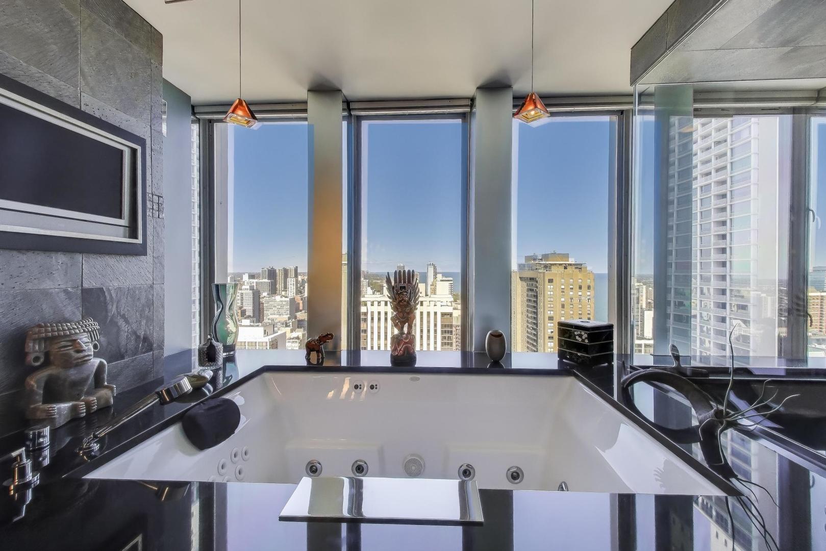 100 E Walton St #42F Chicago, IL 60611