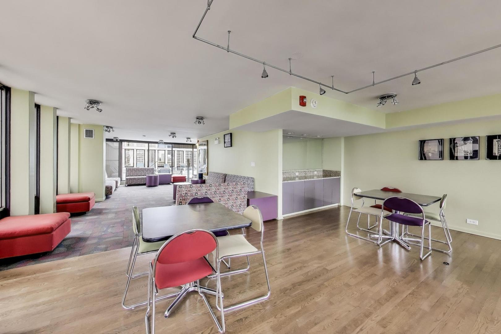 100 E Walton St #42F Chicago, IL 60611