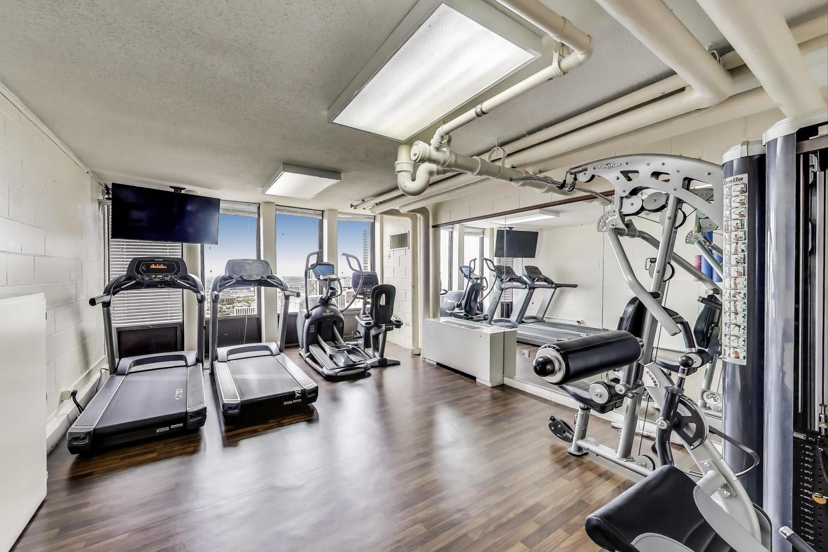 100 E Walton St #42F Chicago, IL 60611