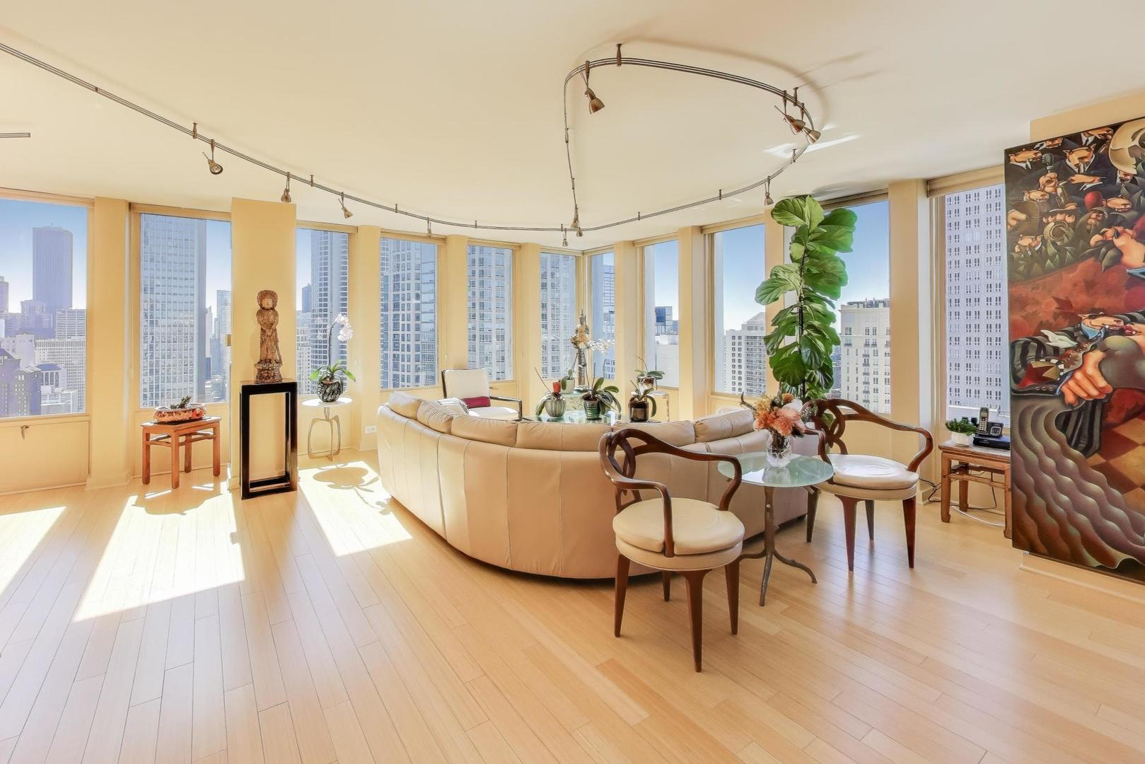 100 E Walton St #42F Chicago, IL 60611