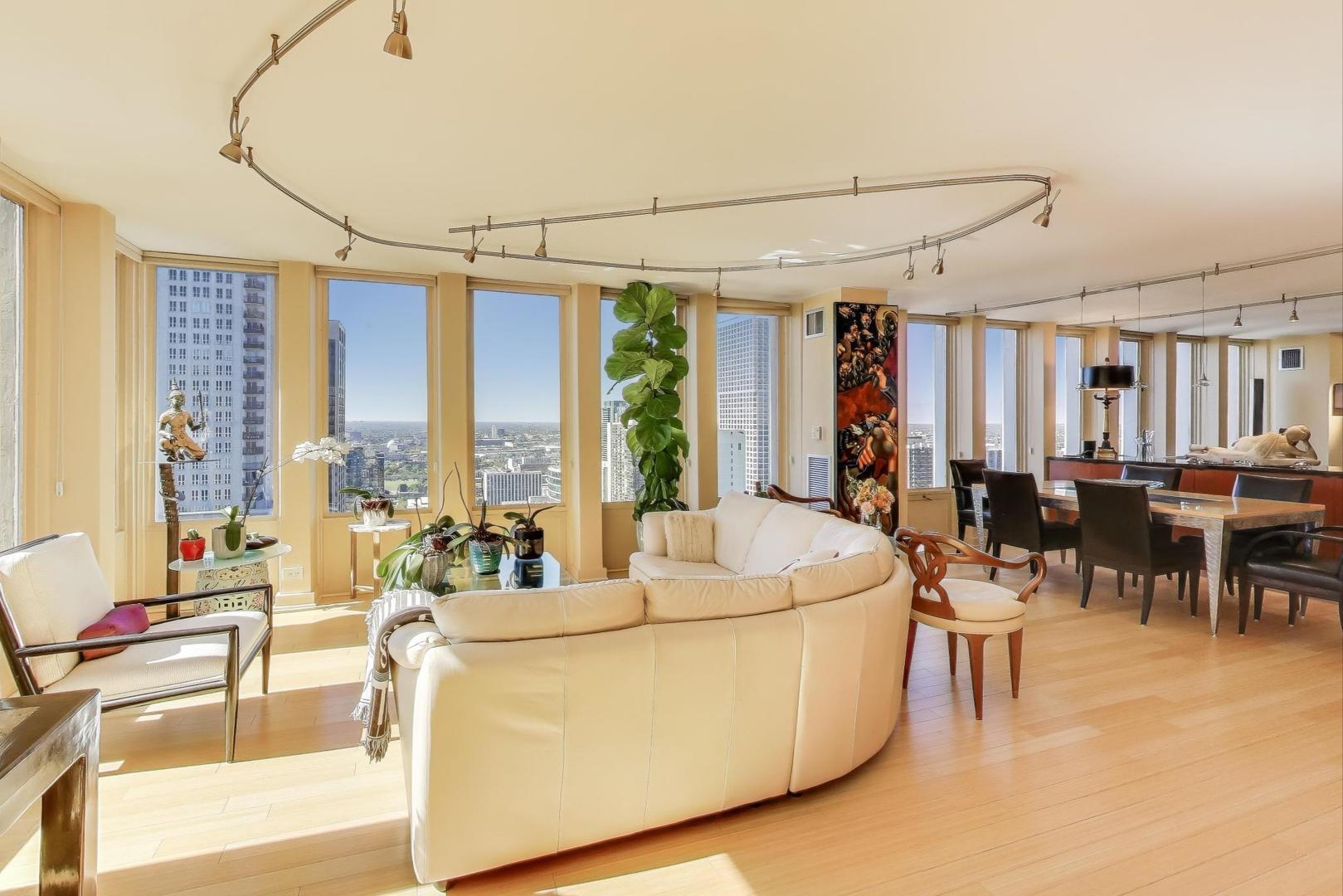 100 E Walton St #42F Chicago, IL 60611