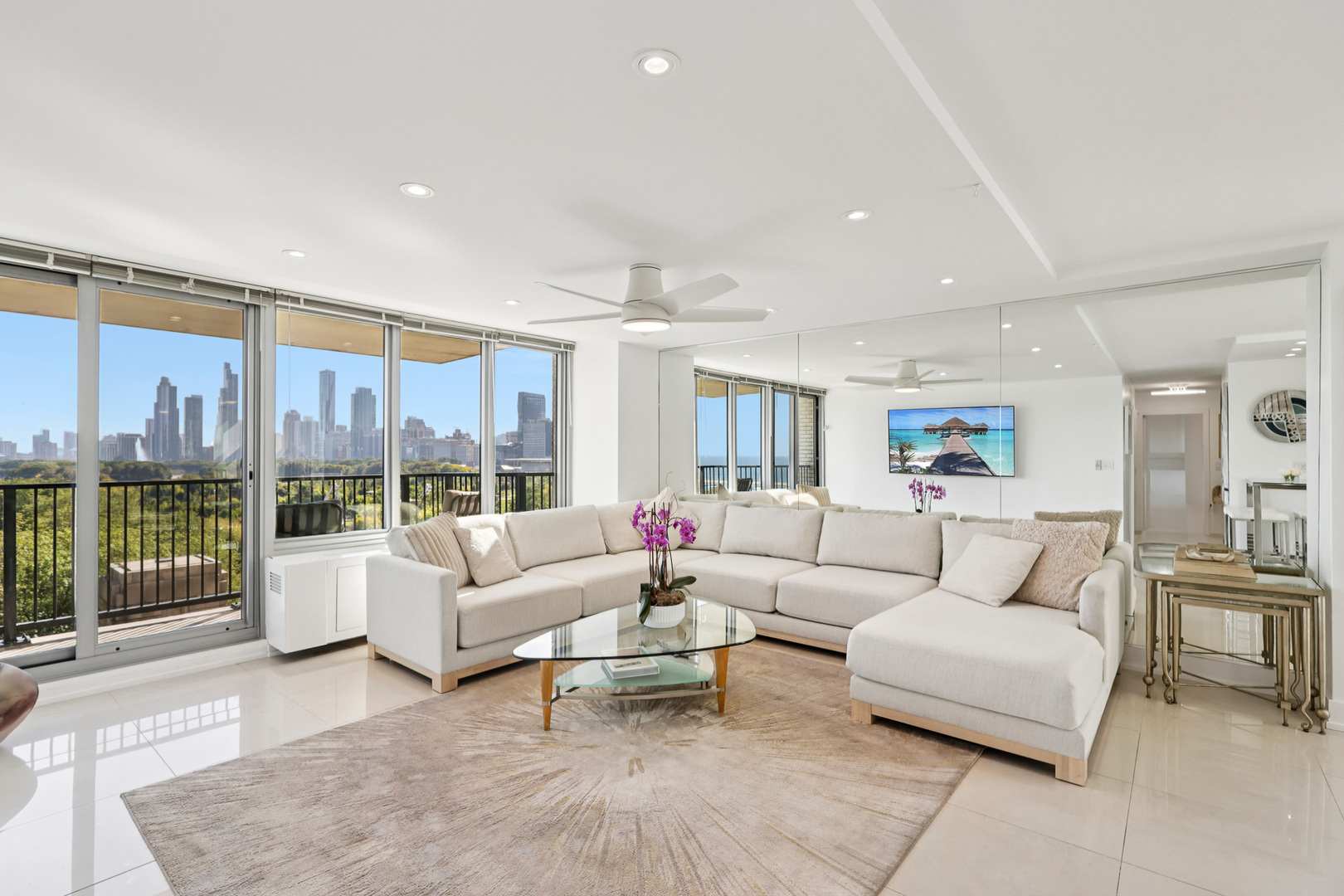 400 E Randolph St #1119-20 Chicago, IL 60601