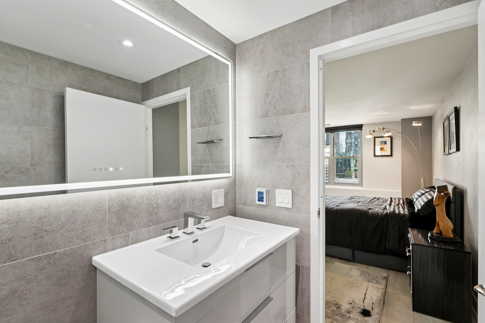 400 E Randolph St #1119-20 Chicago, IL 60601