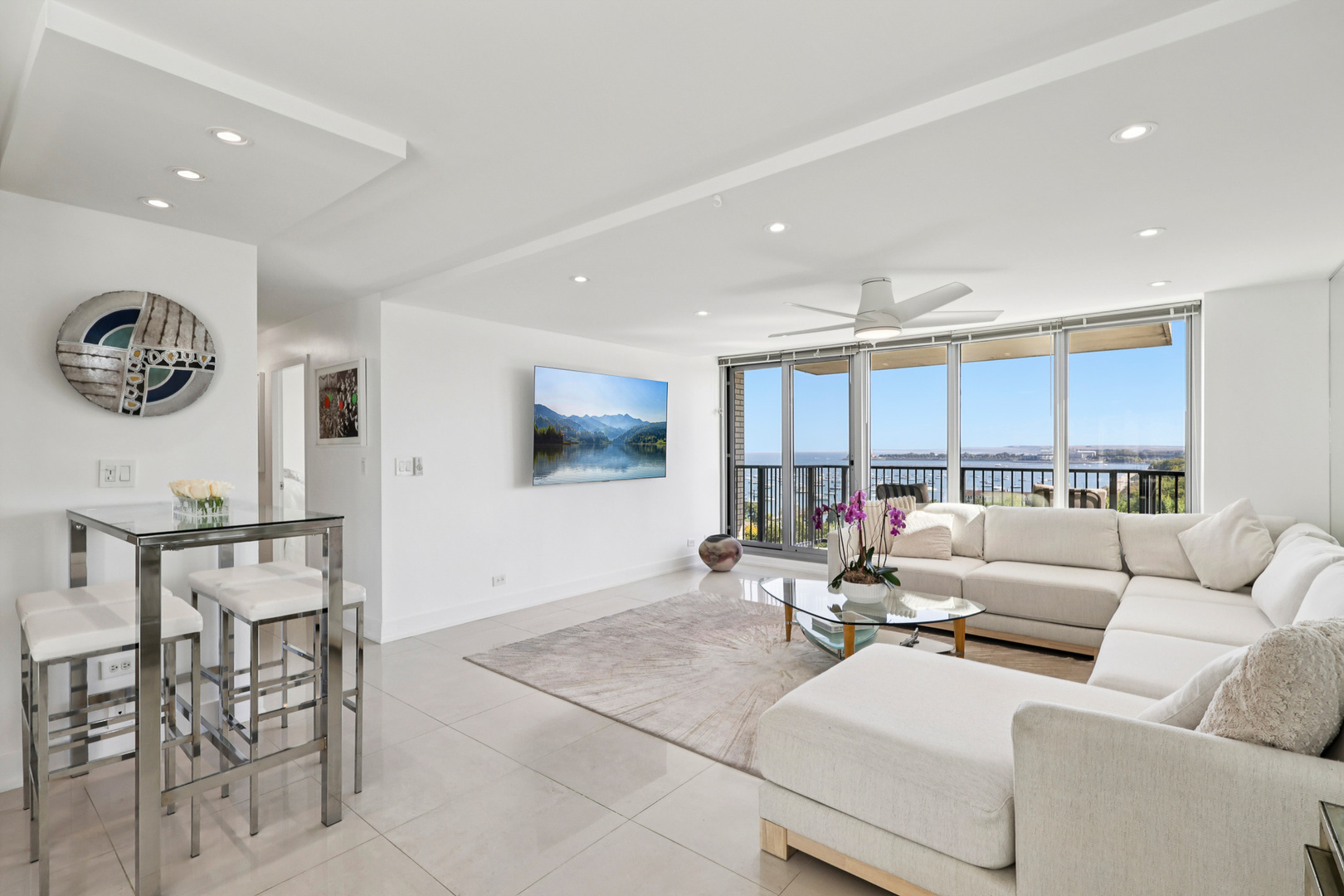 400 E Randolph St #1119-20 Chicago, IL 60601