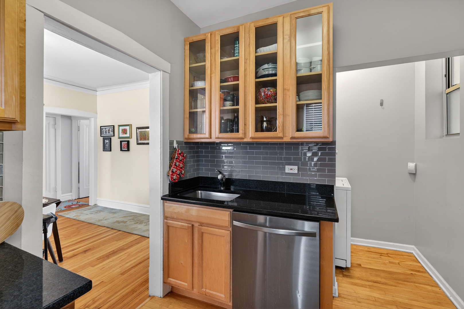 242 S MAPLE Ave #3E Oak Park, IL 60302