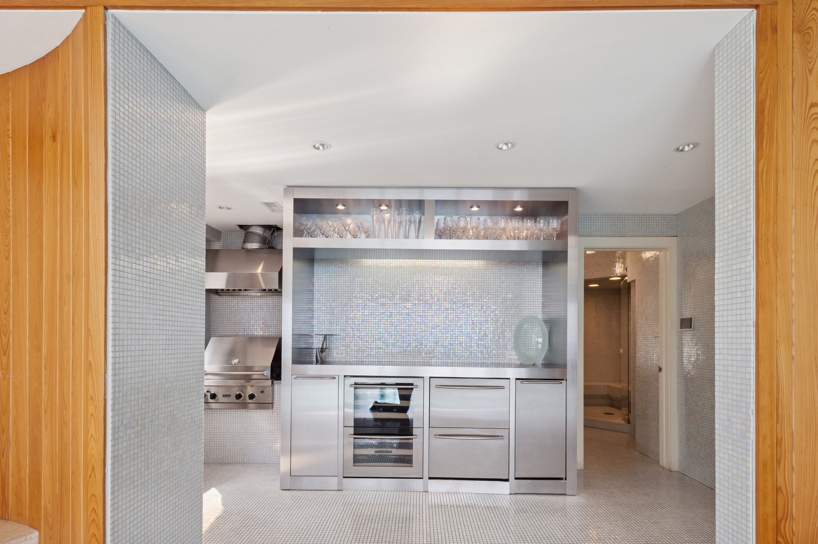 2441 Woodbridge Ln Highland Park, IL 60035