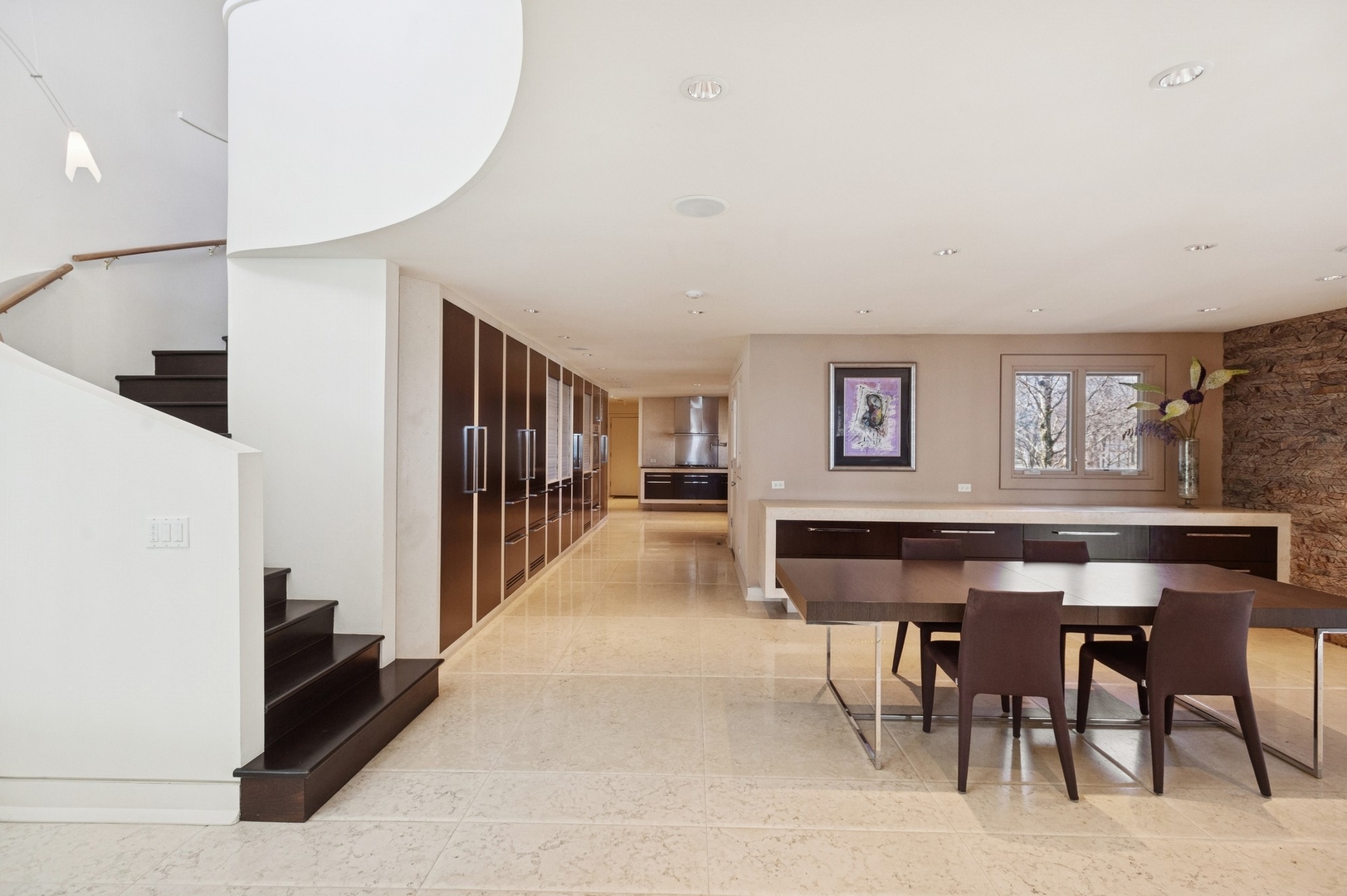 2441 Woodbridge Ln Highland Park, IL 60035