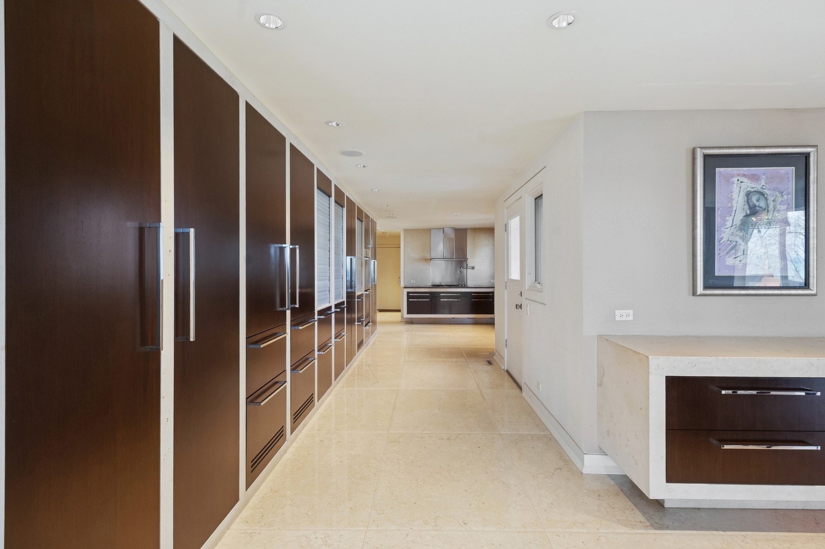 2441 Woodbridge Ln Highland Park, IL 60035