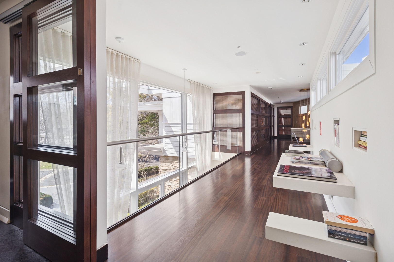 2441 Woodbridge Ln Highland Park, IL 60035