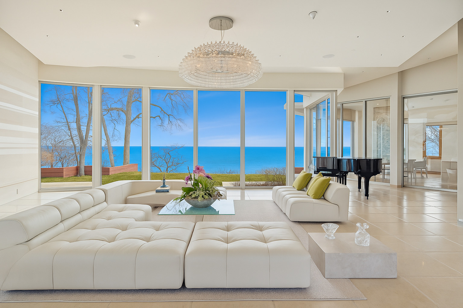 2441 Woodbridge Ln Highland Park, IL 60035