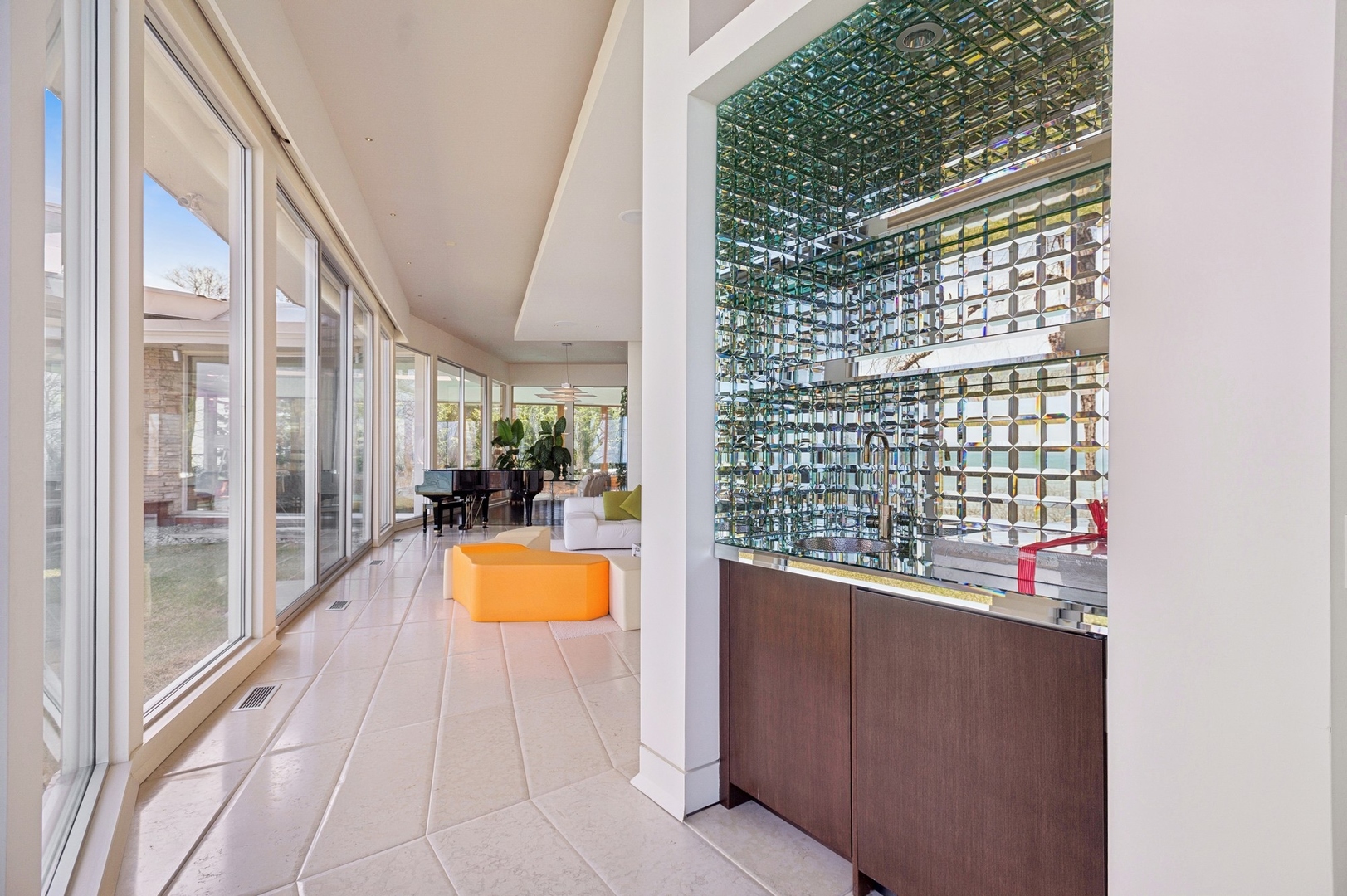 2441 Woodbridge Ln Highland Park, IL 60035