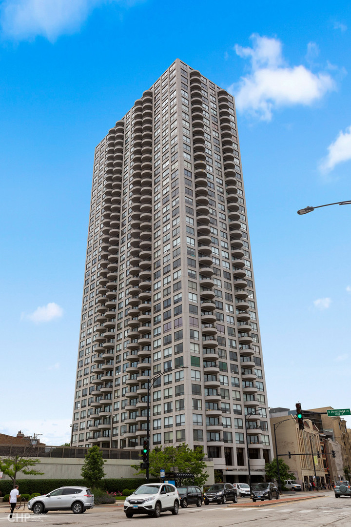 2020 N Lincoln Park West #7D