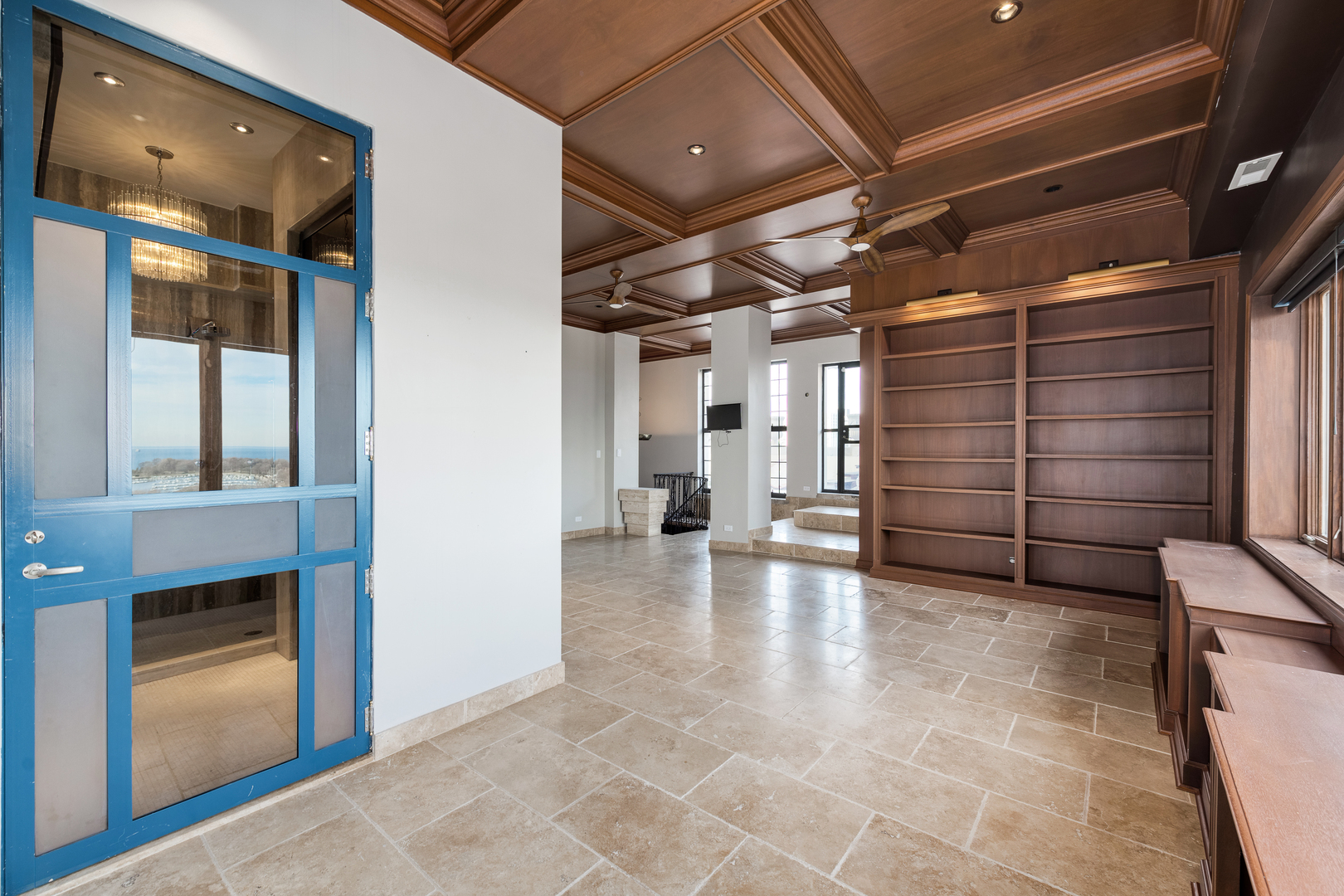 707 W Junior Ter #PH-12 Chicago, IL 60613