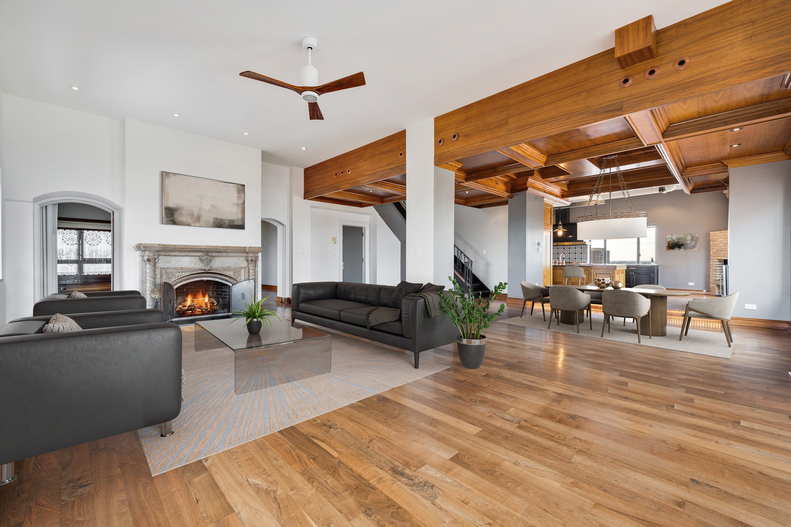 707 W Junior Ter #PH-12 Chicago, IL 60613