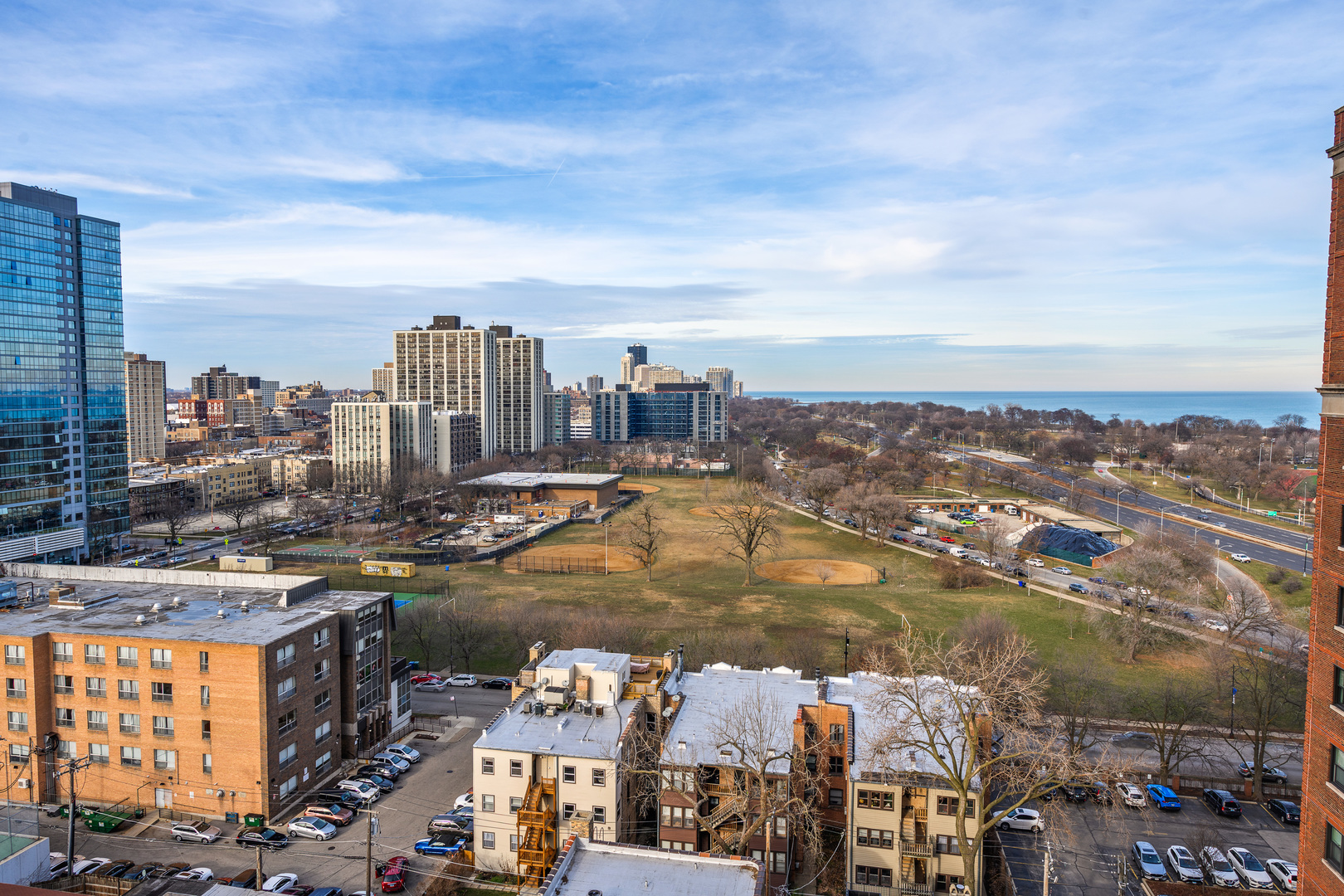 707 W Junior Ter #PH-12 Chicago, IL 60613