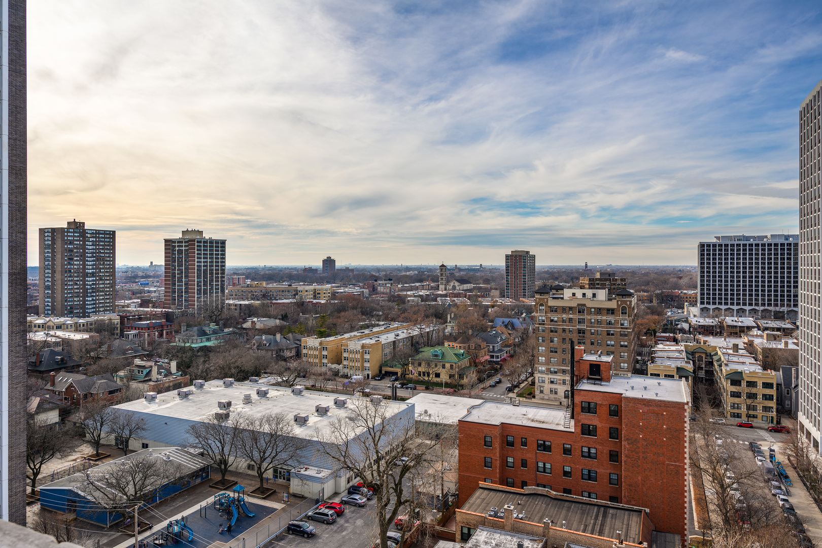 707 W Junior Ter #PH-12 Chicago, IL 60613