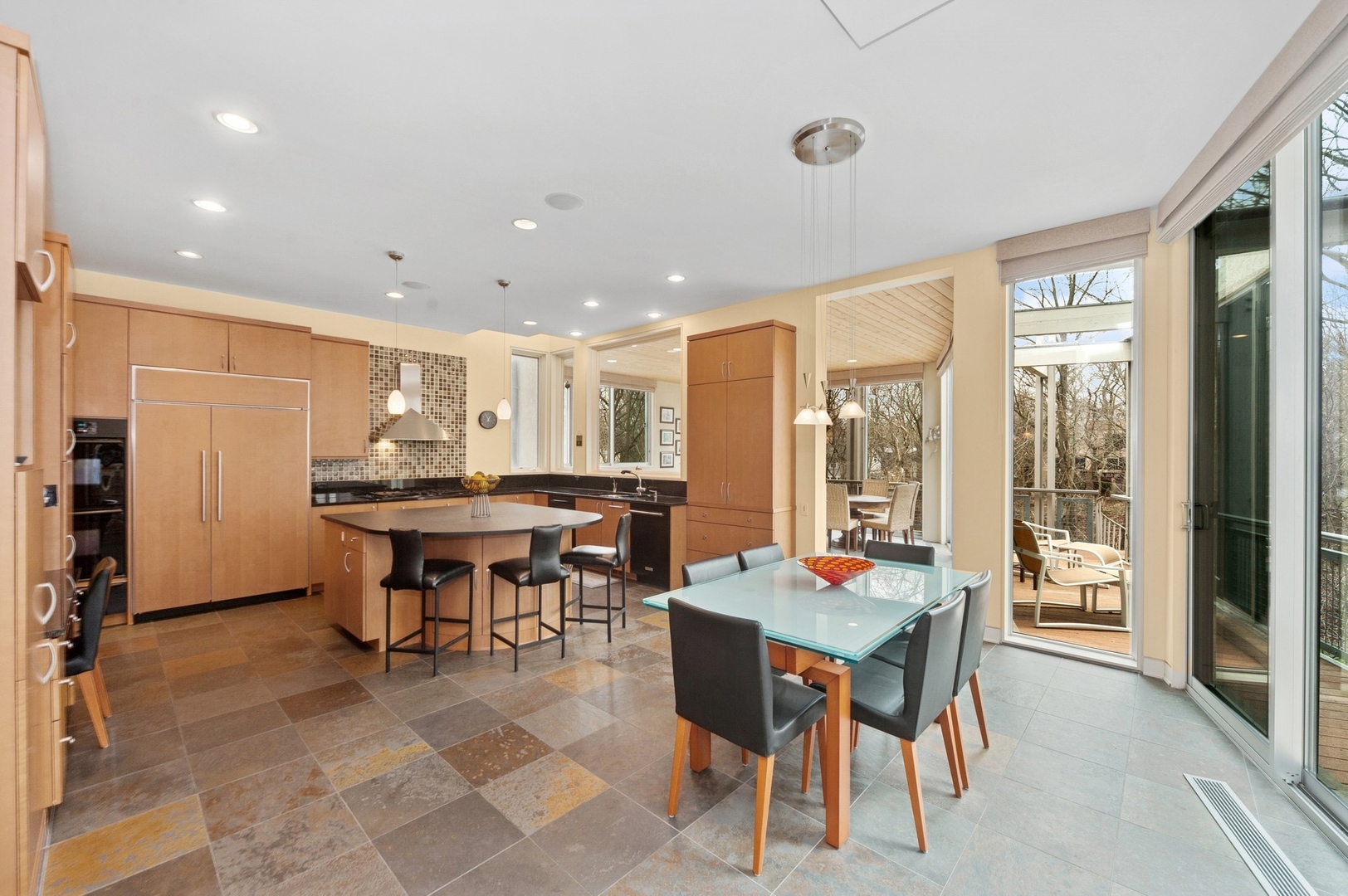 282 Linden Park Pl Highland Park, IL 60035