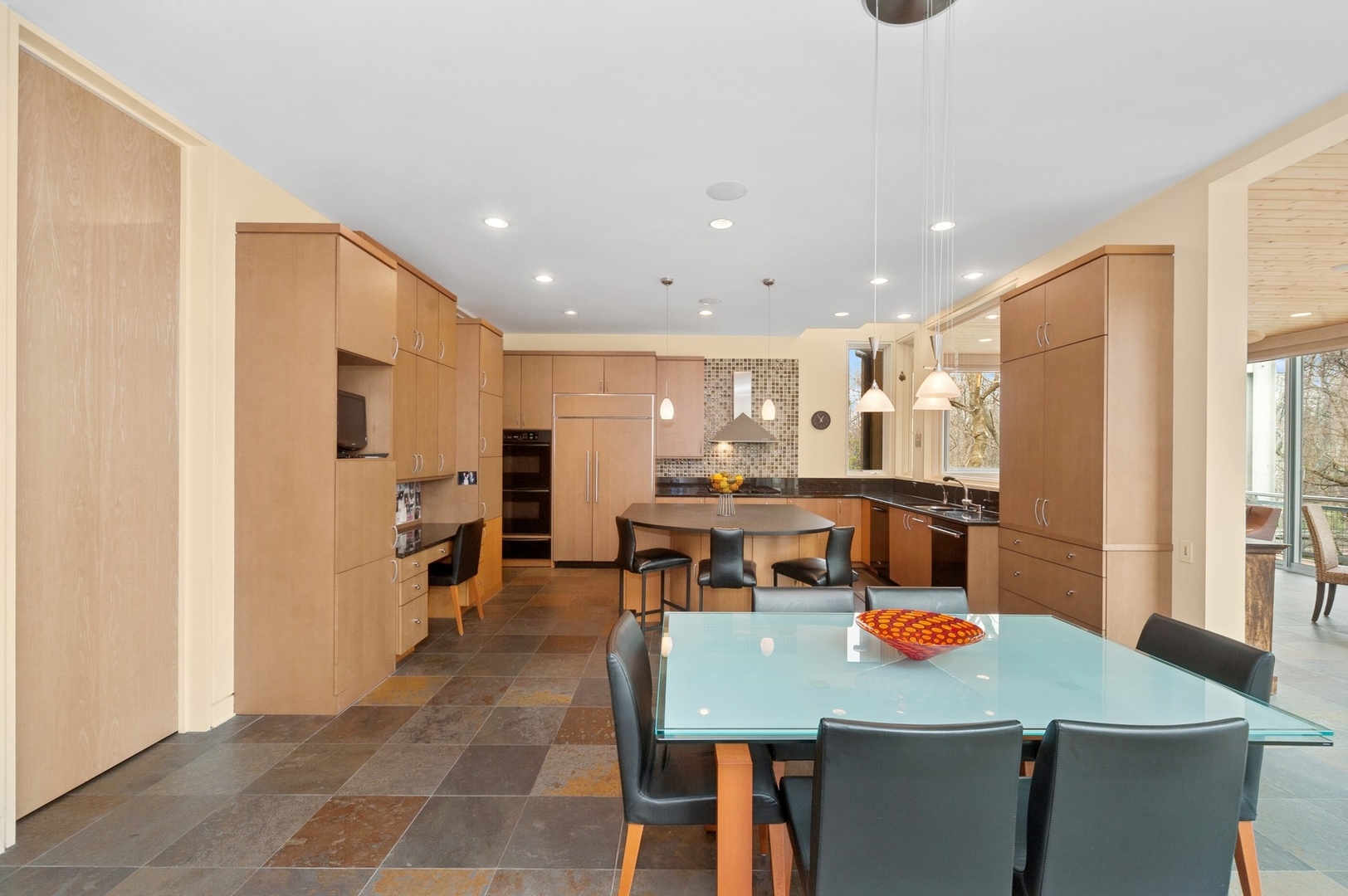 282 Linden Park Pl Highland Park, IL 60035