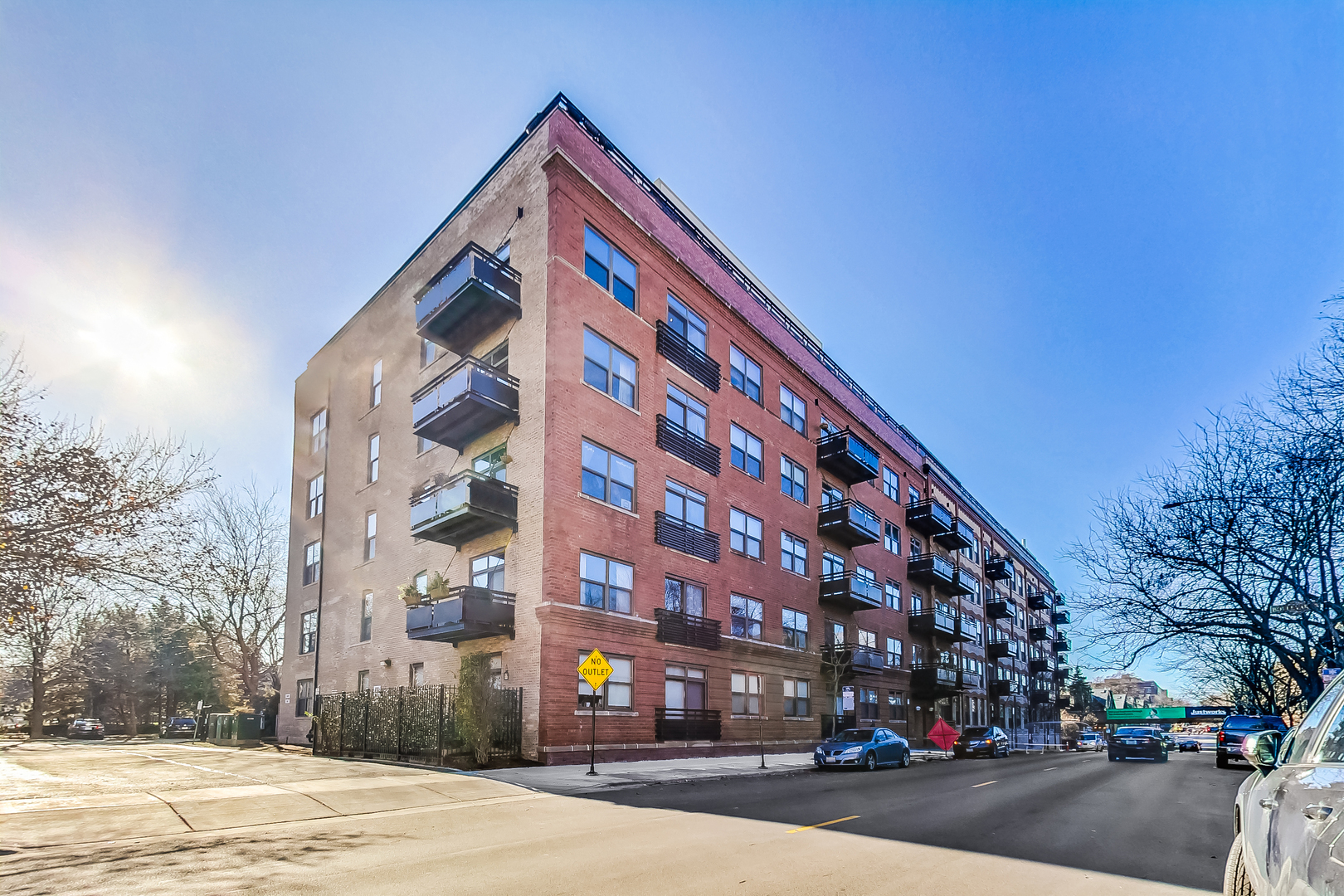 1735 W Diversey Pkwy #520