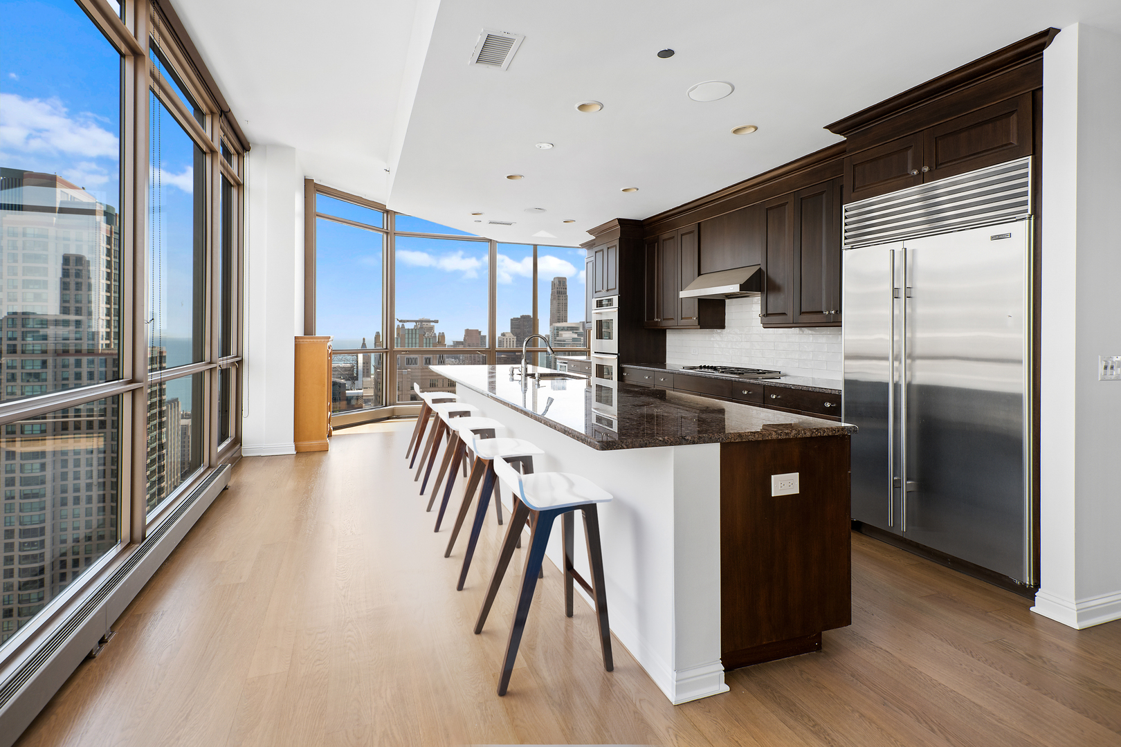 21 E Huron St #4701 Chicago, IL 60611