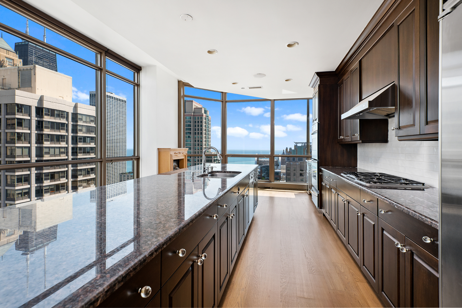 21 E Huron St #4701 Chicago, IL 60611