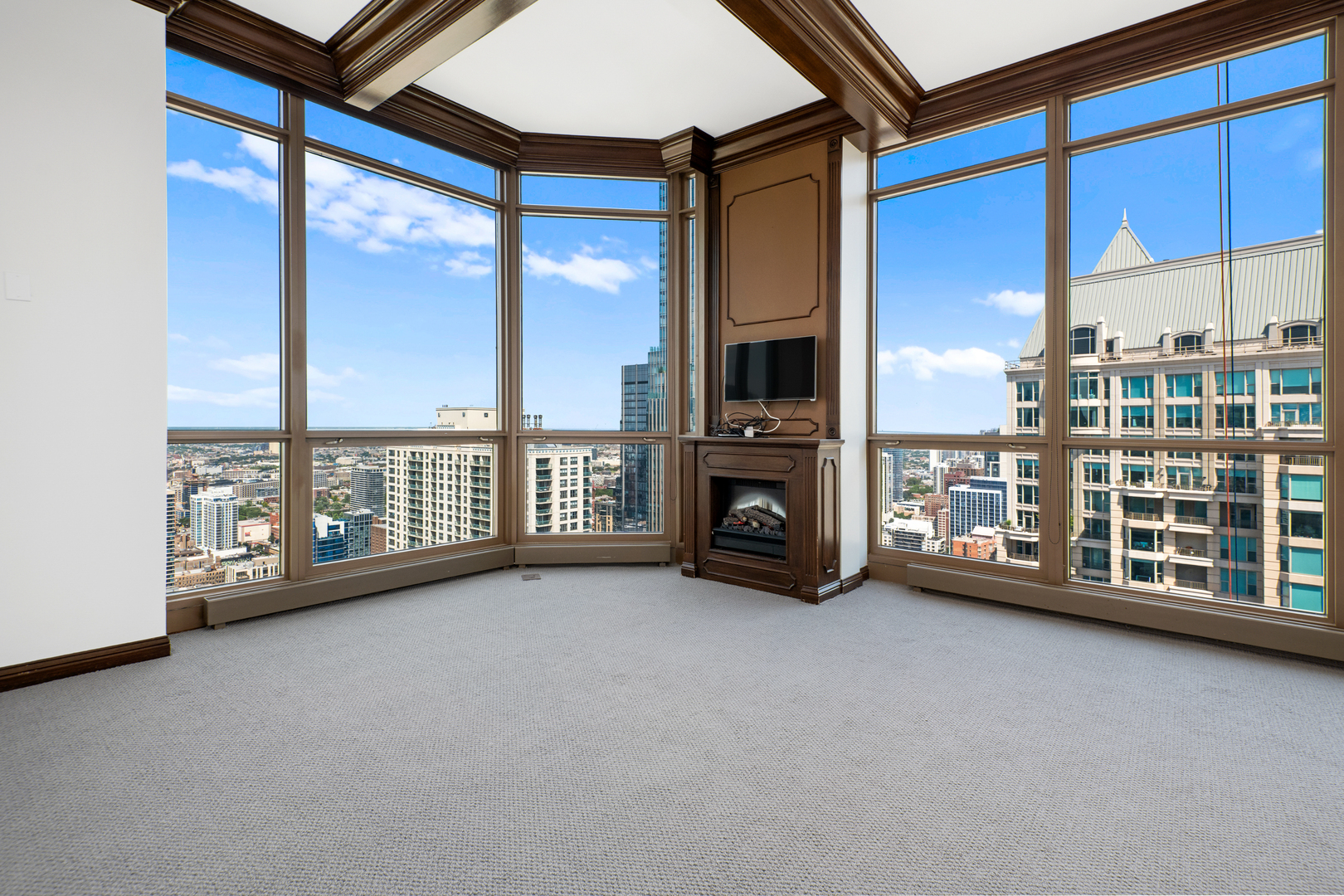 21 E Huron St #4701 Chicago, IL 60611