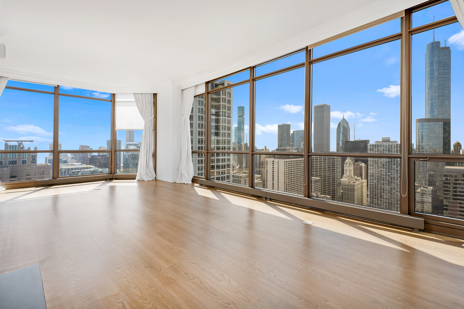 21 E Huron St #4701 Chicago, IL 60611