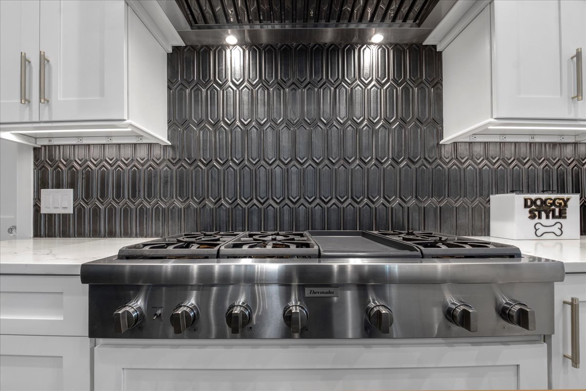 1423 Northwoods Rd Deerfield, IL 60015