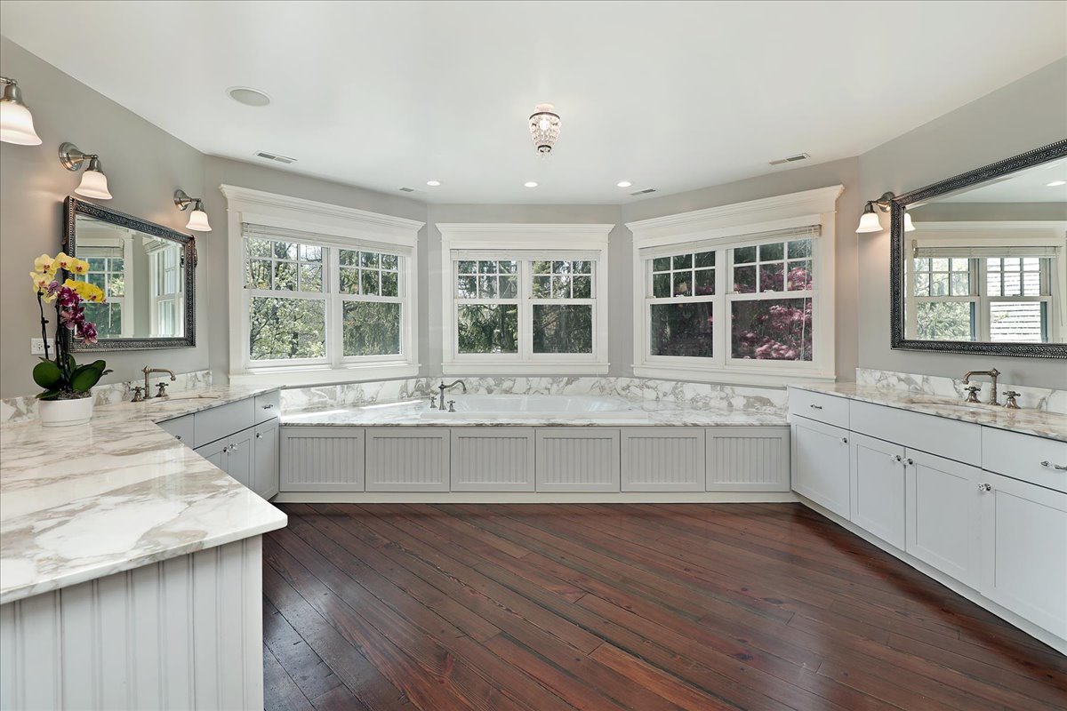 1423 Northwoods Rd Deerfield, IL 60015