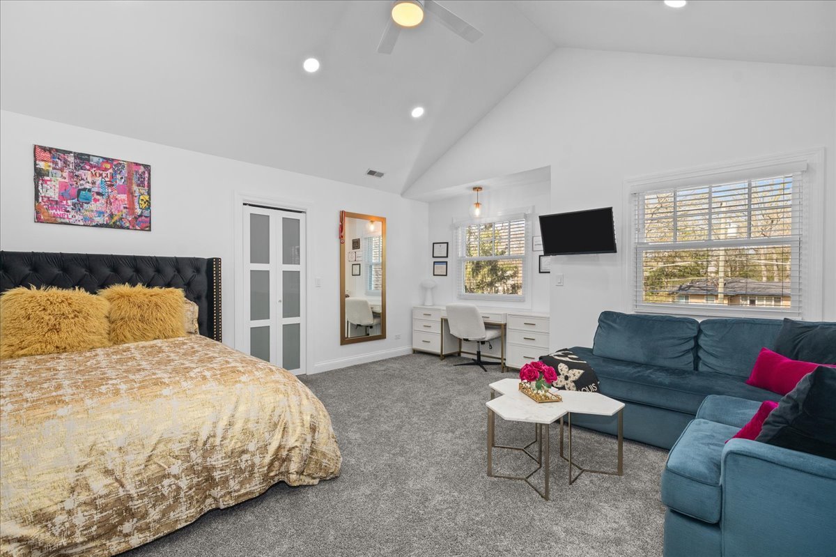 1423 Northwoods Rd Deerfield, IL 60015