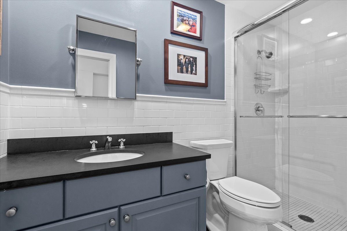 1423 Northwoods Rd Deerfield, IL 60015