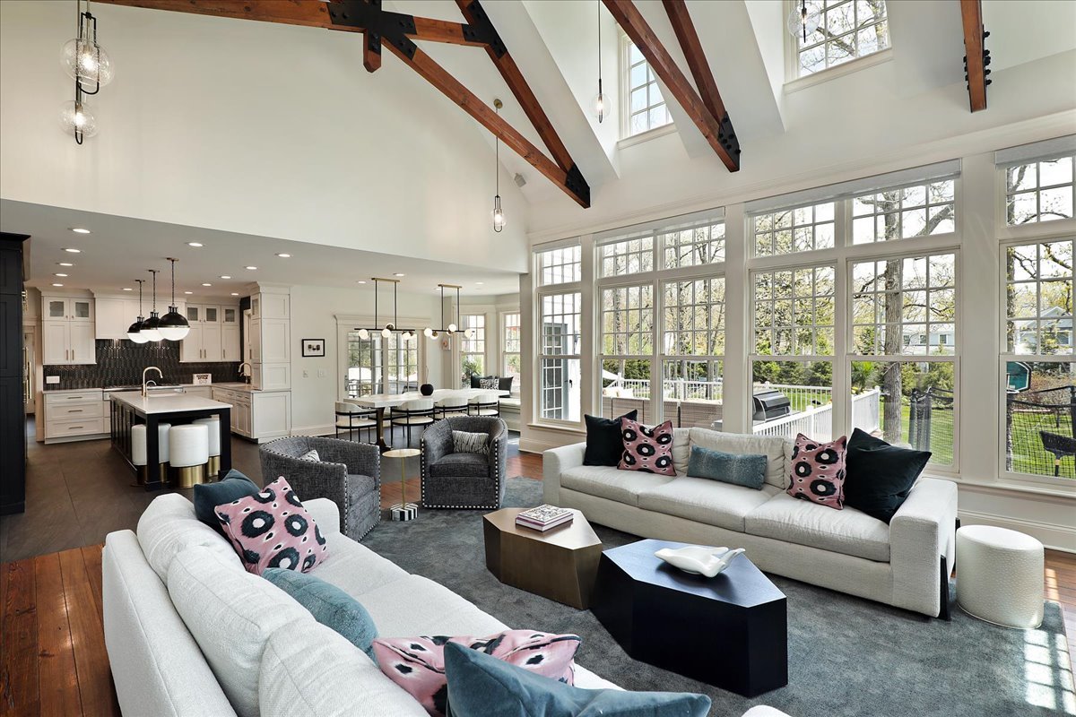 1423 Northwoods Rd Deerfield, IL 60015