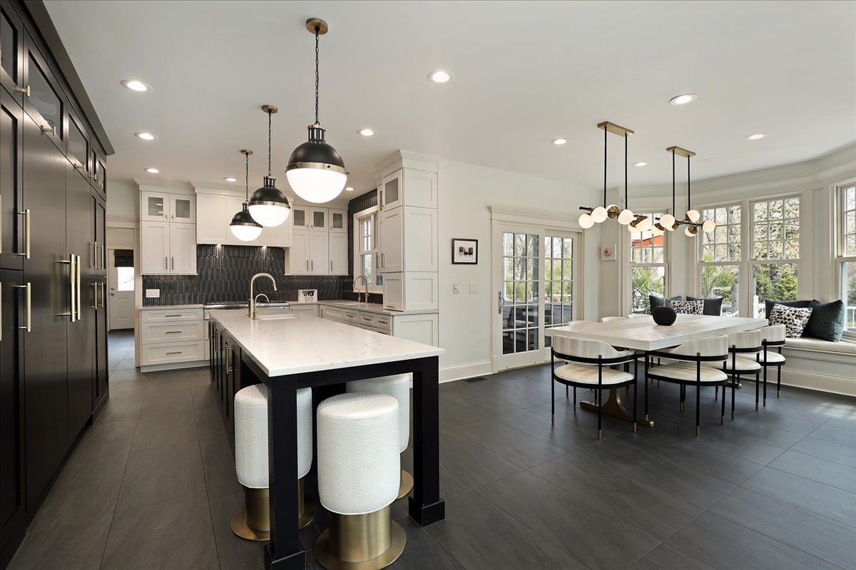 1423 Northwoods Rd Deerfield, IL 60015