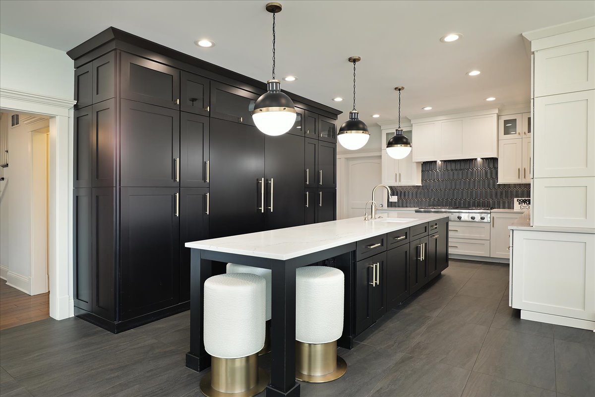 1423 Northwoods Rd Deerfield, IL 60015