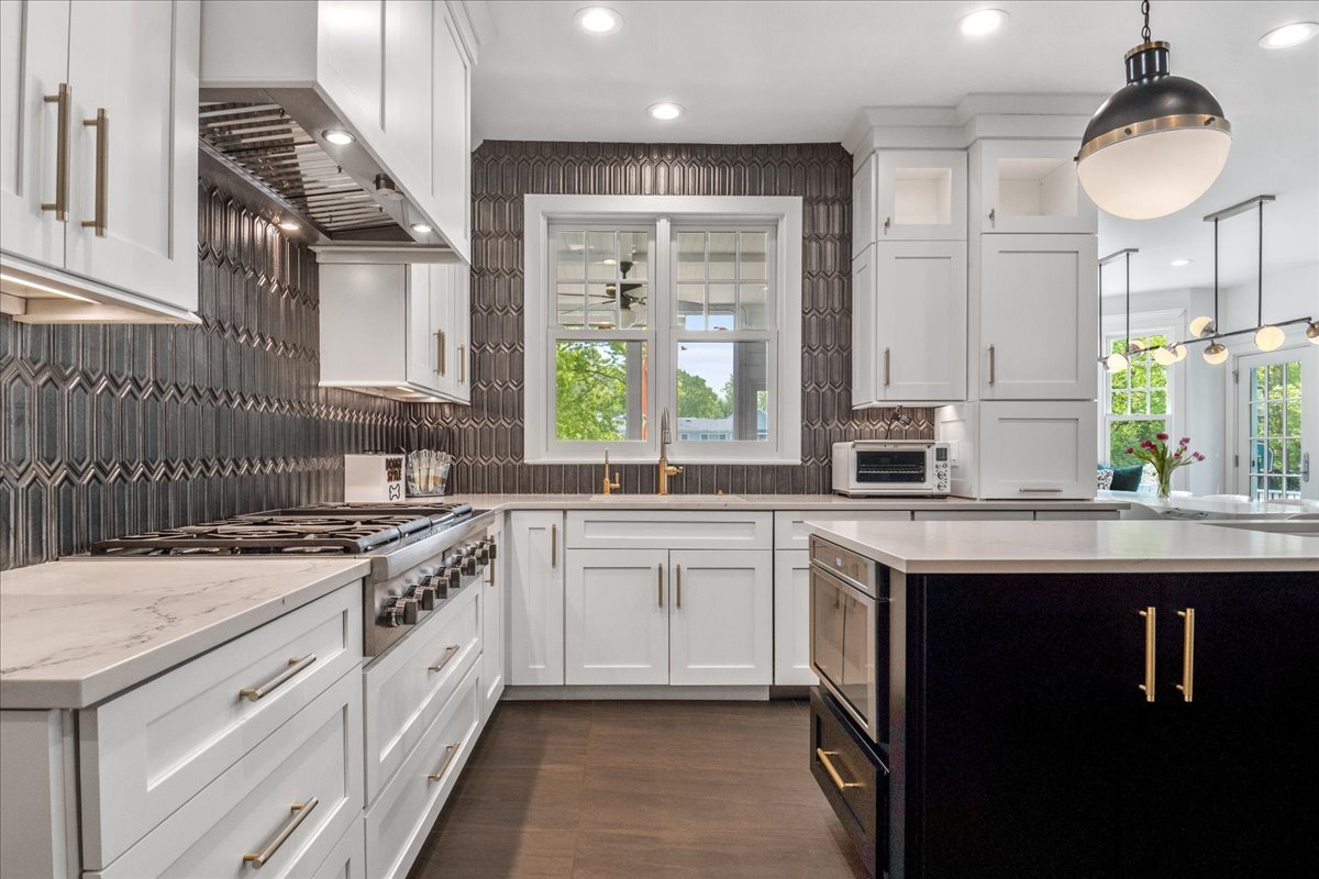 1423 Northwoods Rd Deerfield, IL 60015