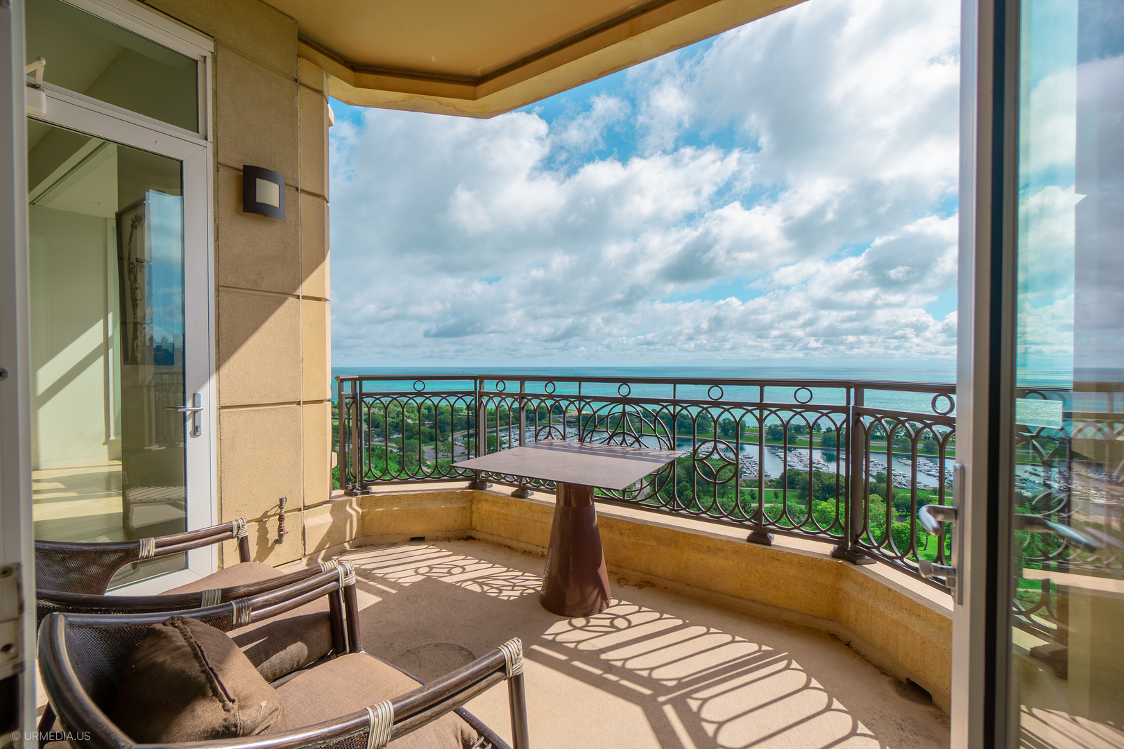 2550 N Lakeview Ave #S2502 Chicago, IL 60614