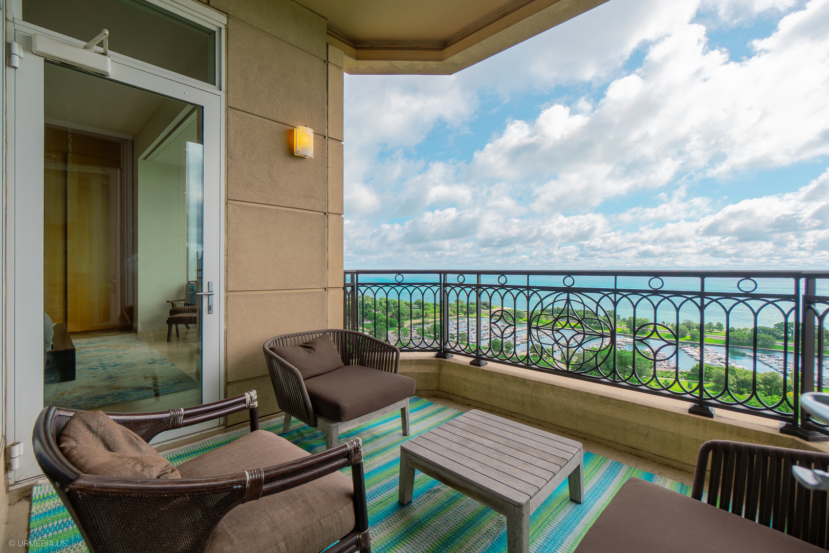 2550 N Lakeview Ave #S2502 Chicago, IL 60614