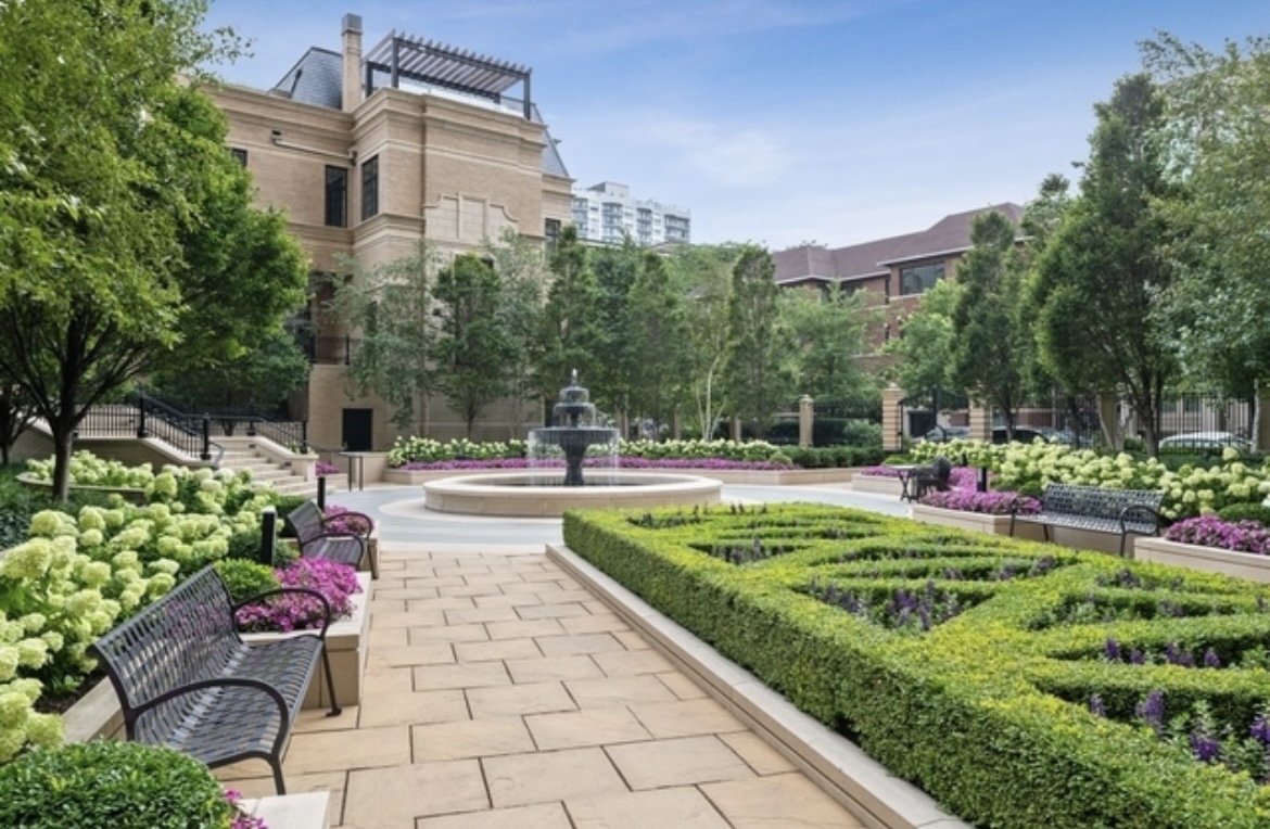 2550 N Lakeview Ave #S2502 Chicago, IL 60614