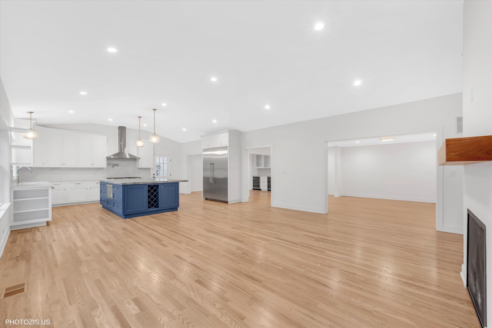 707 Brierhill Rd Deerfield, IL 60015