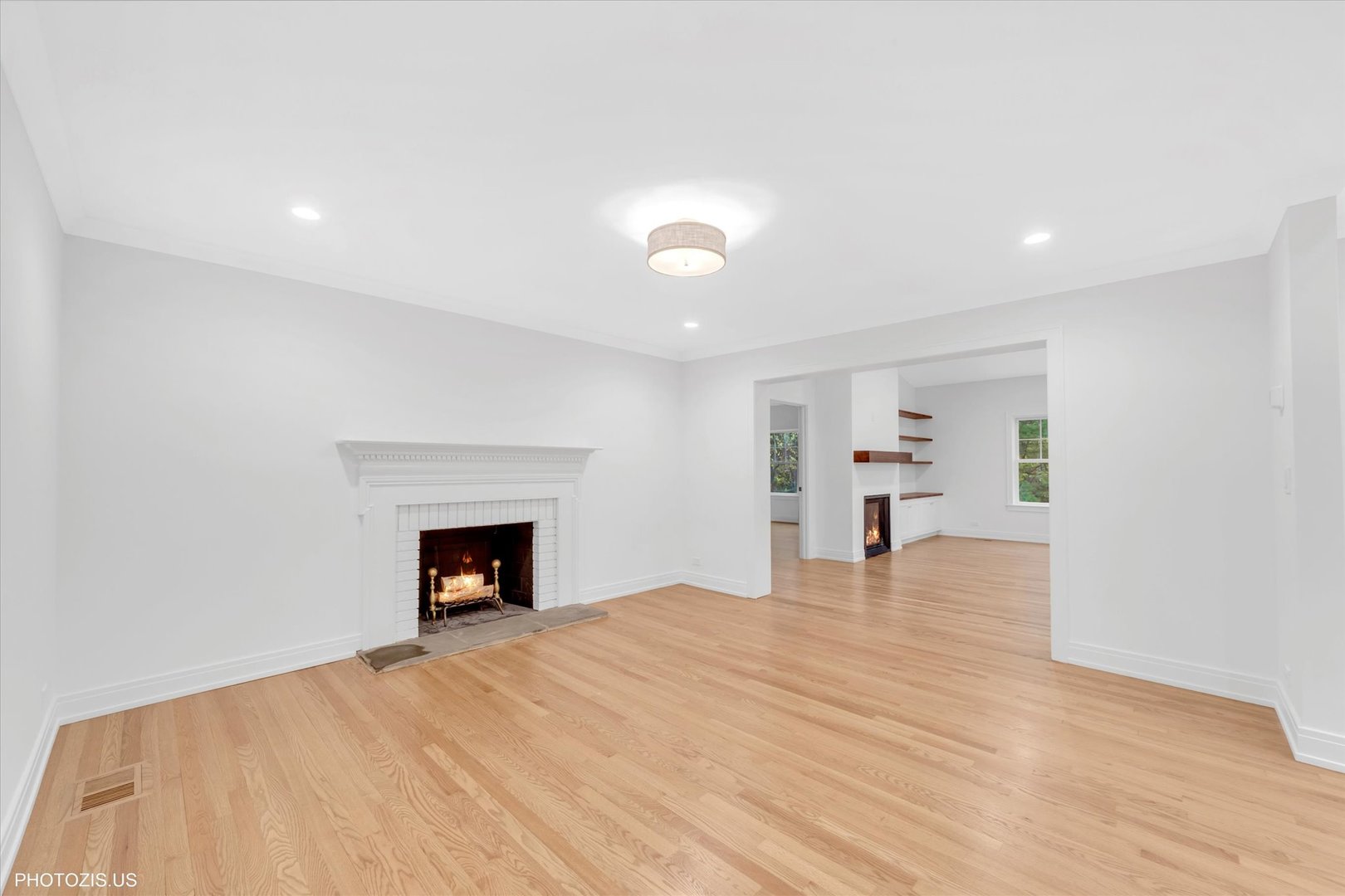 707 Brierhill Rd Deerfield, IL 60015