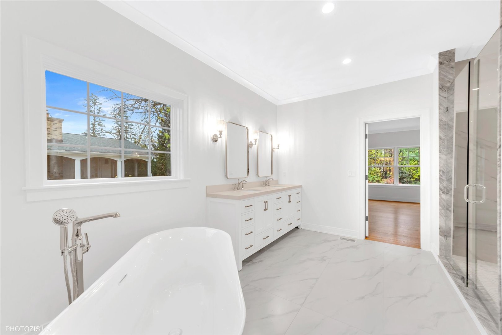 707 Brierhill Rd Deerfield, IL 60015