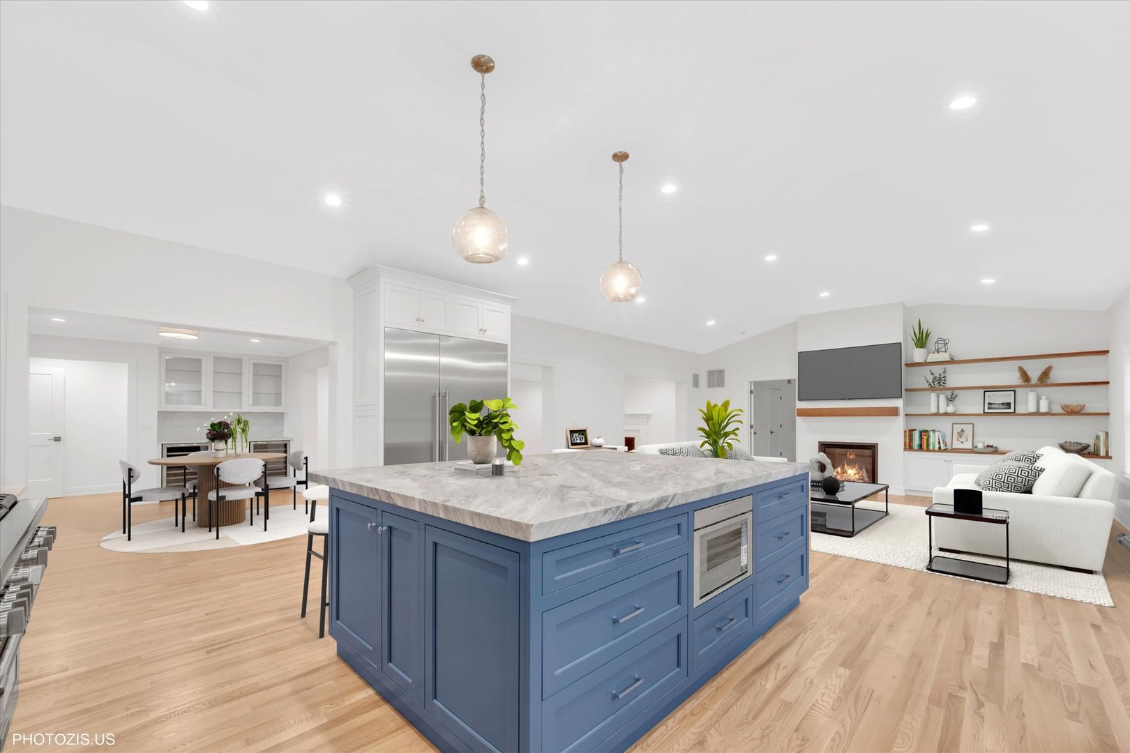 707 Brierhill Rd Deerfield, IL 60015