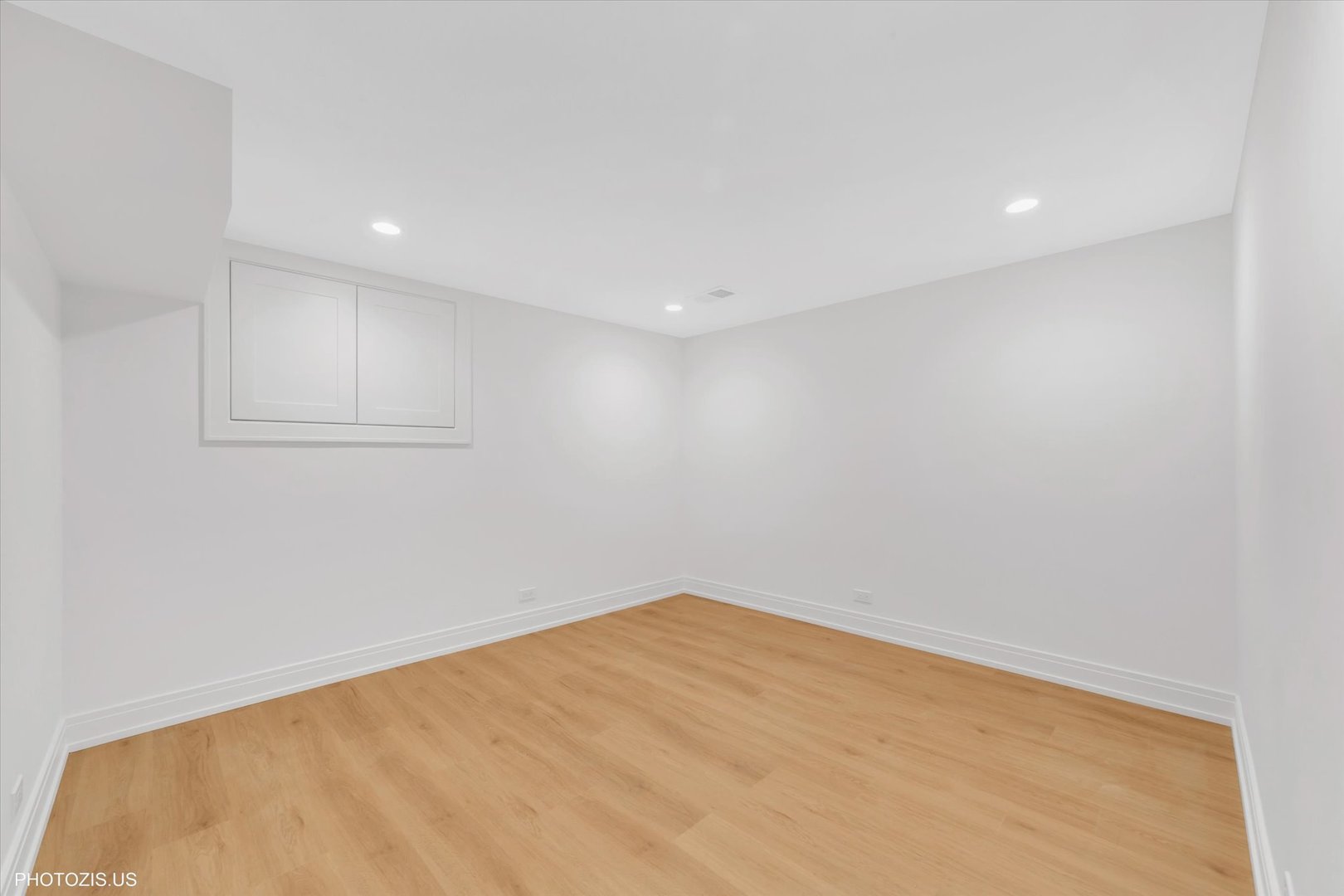 707 Brierhill Rd Deerfield, IL 60015