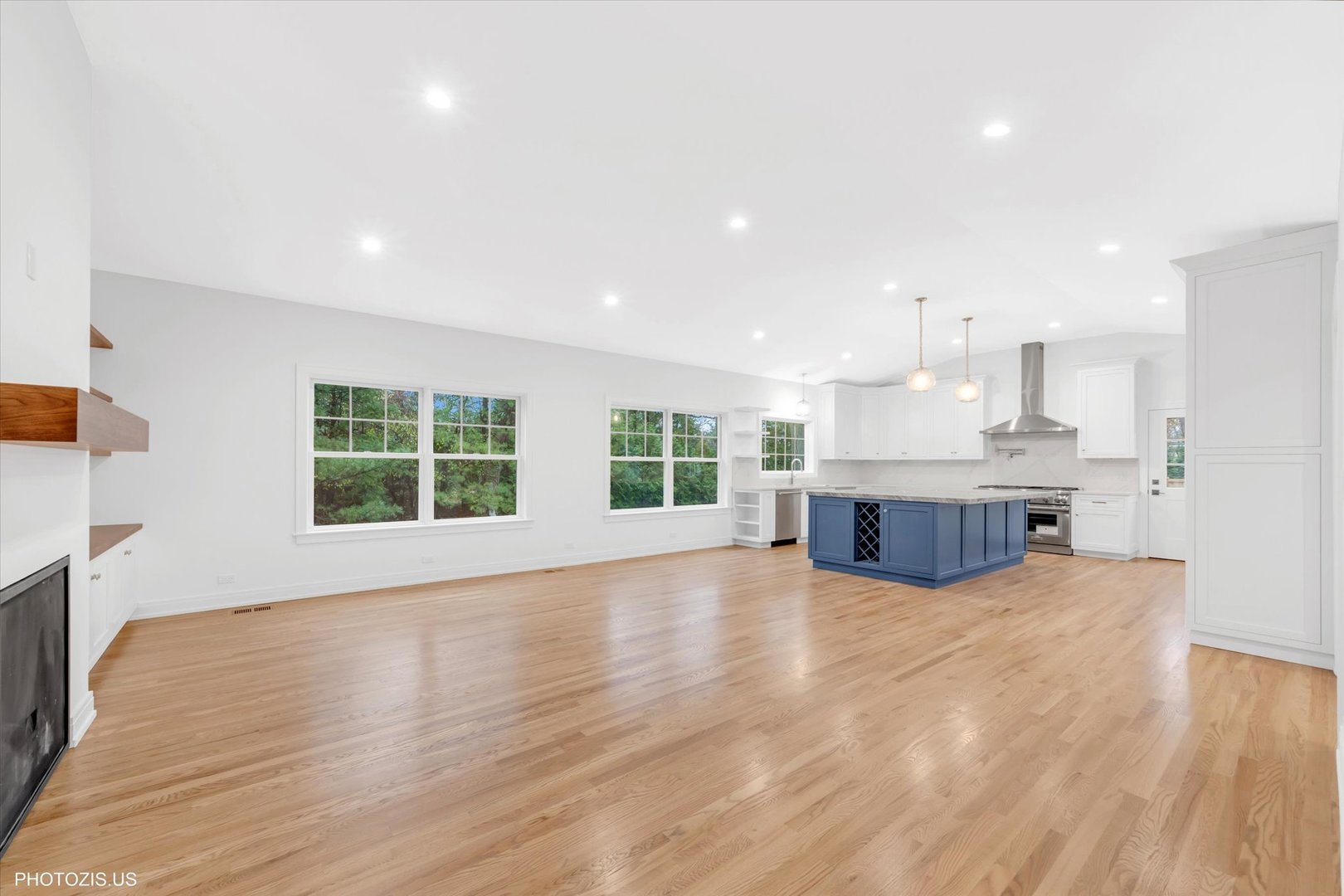 707 Brierhill Rd Deerfield, IL 60015