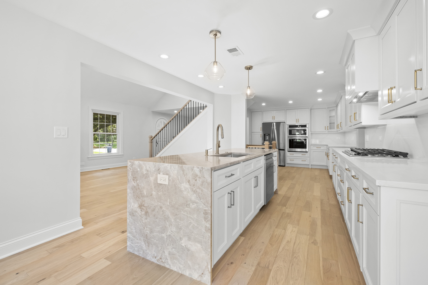 1410 Berkley Ct Deerfield, IL 60015